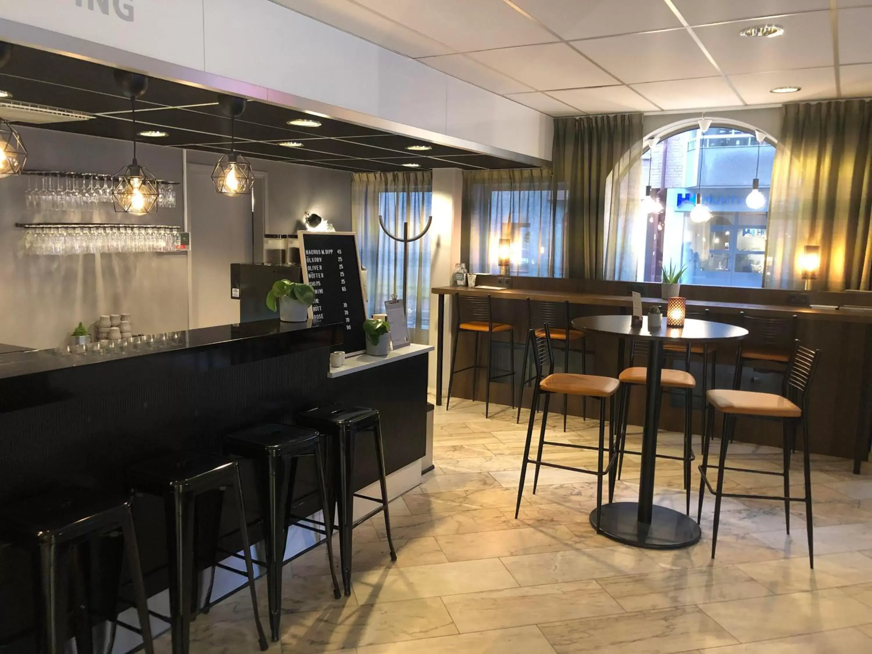 Lobby or reception, Lounge/Bar in Comfort Hotel Jönköping