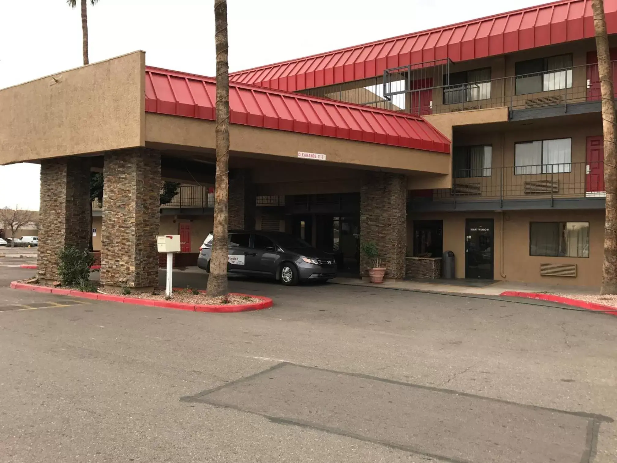 Facade/entrance in Travelers Inn - Phoenix