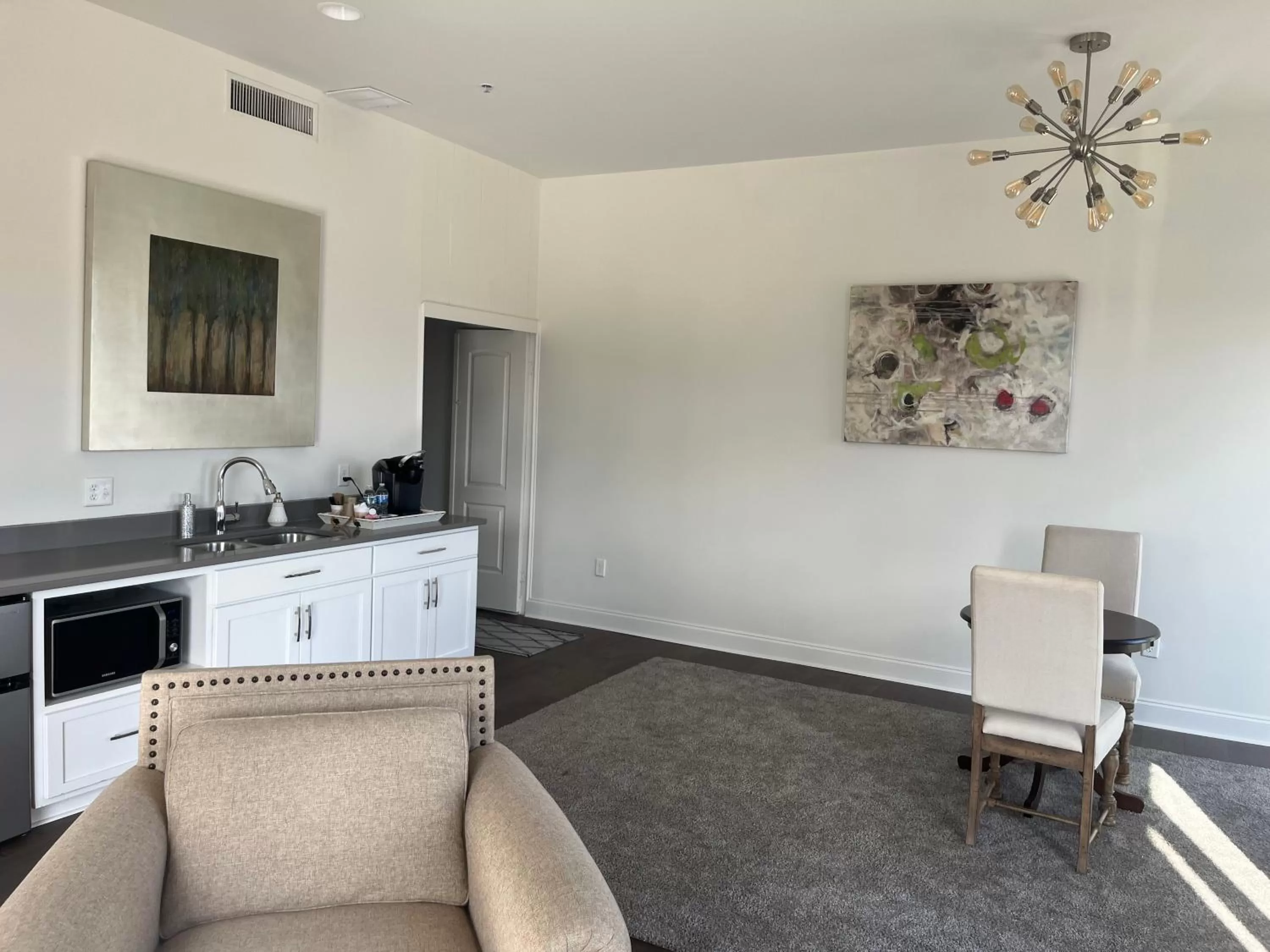 Kitchen/Kitchenette in Kentucky Grand Hotel & Spa