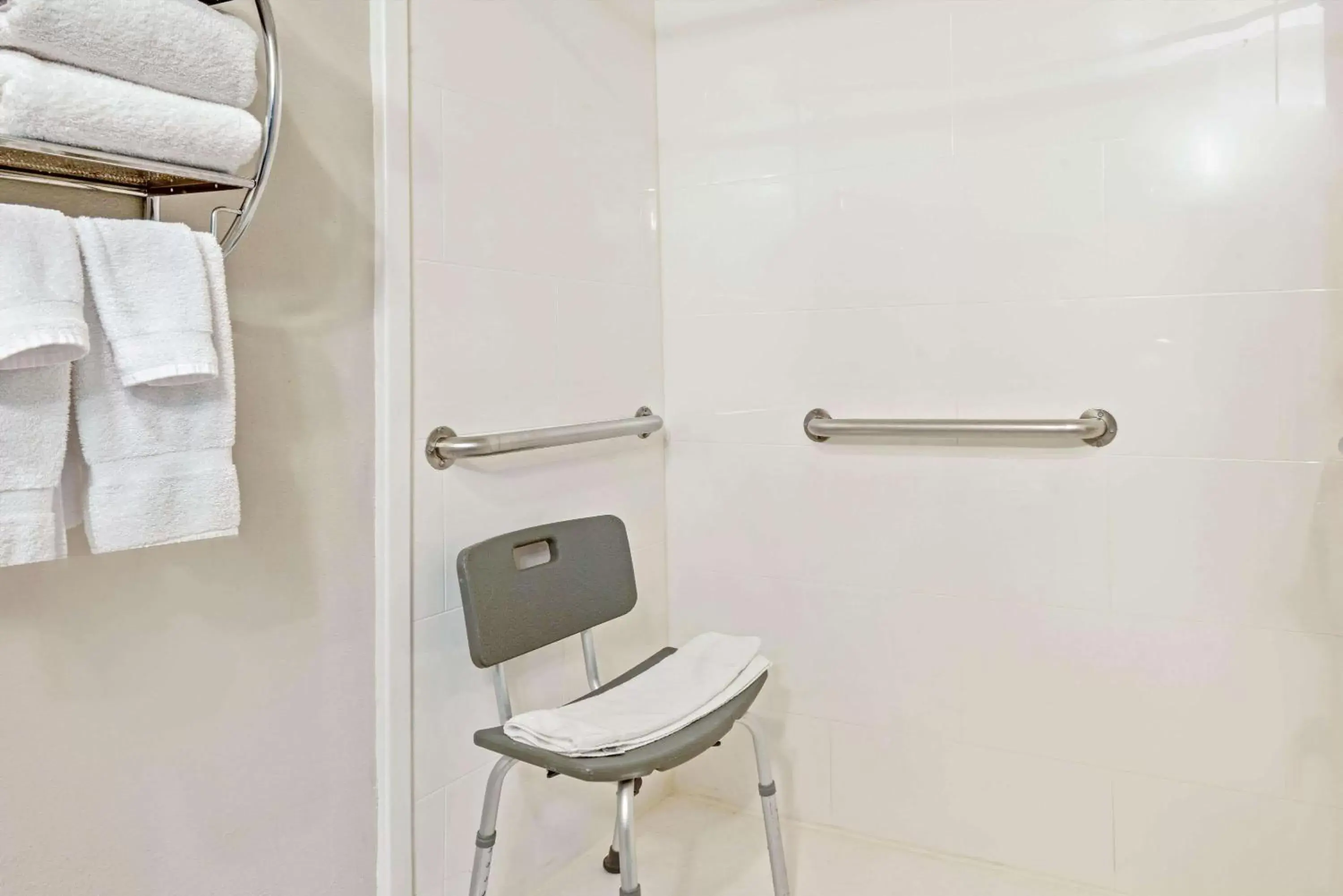 Shower, Bathroom in La Quinta by Wyndham North Orem