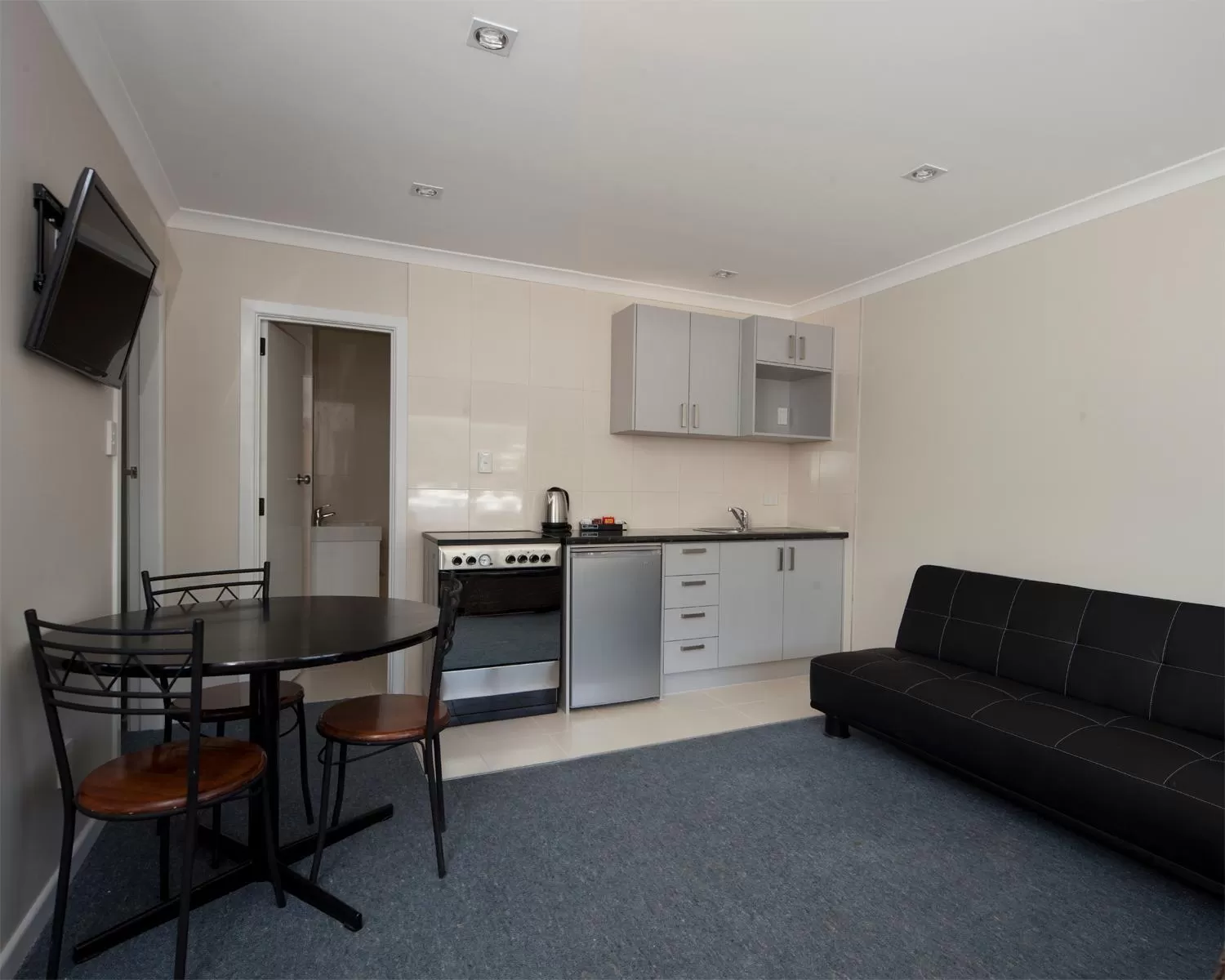 Kitchen or kitchenette in Picton Accommodation Gateway Motel