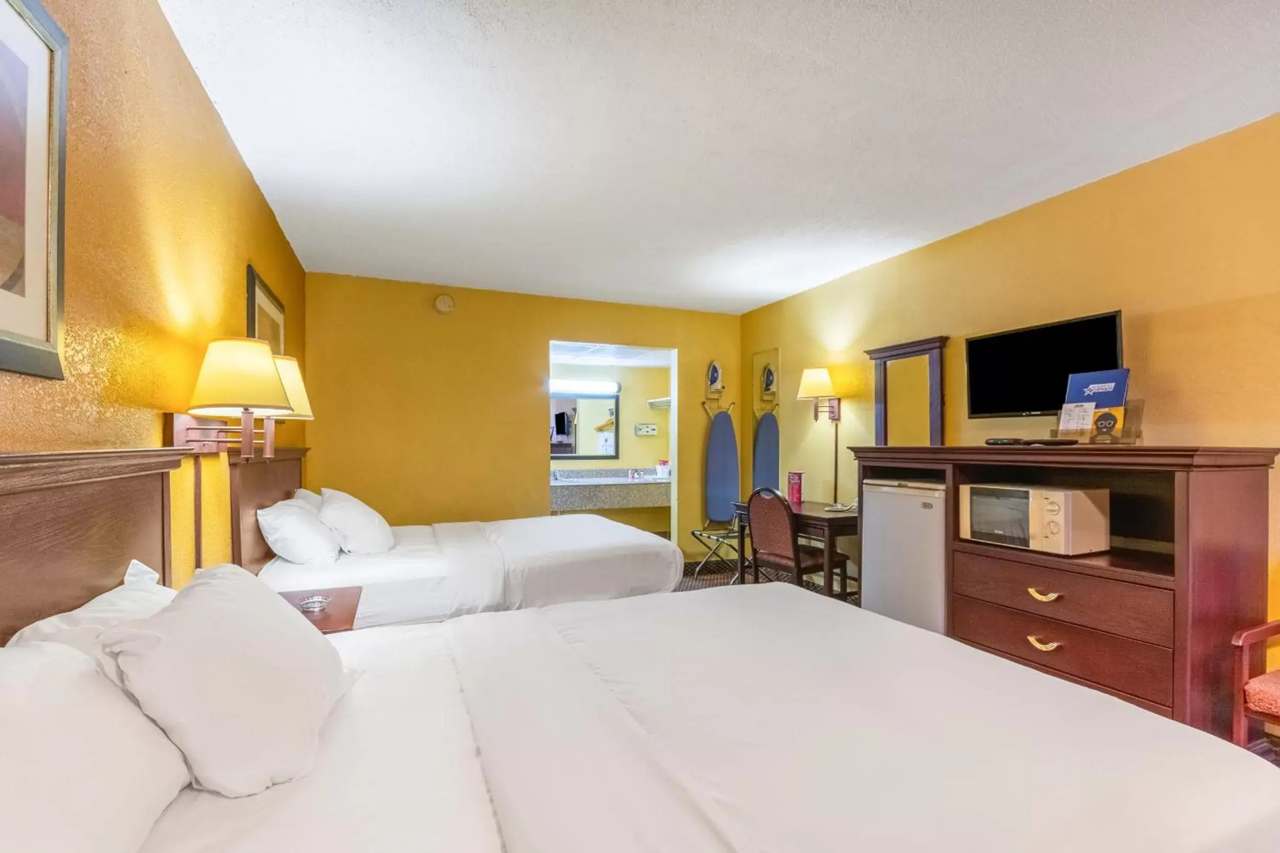 Bed in Americas Best Value Inn of Elk City