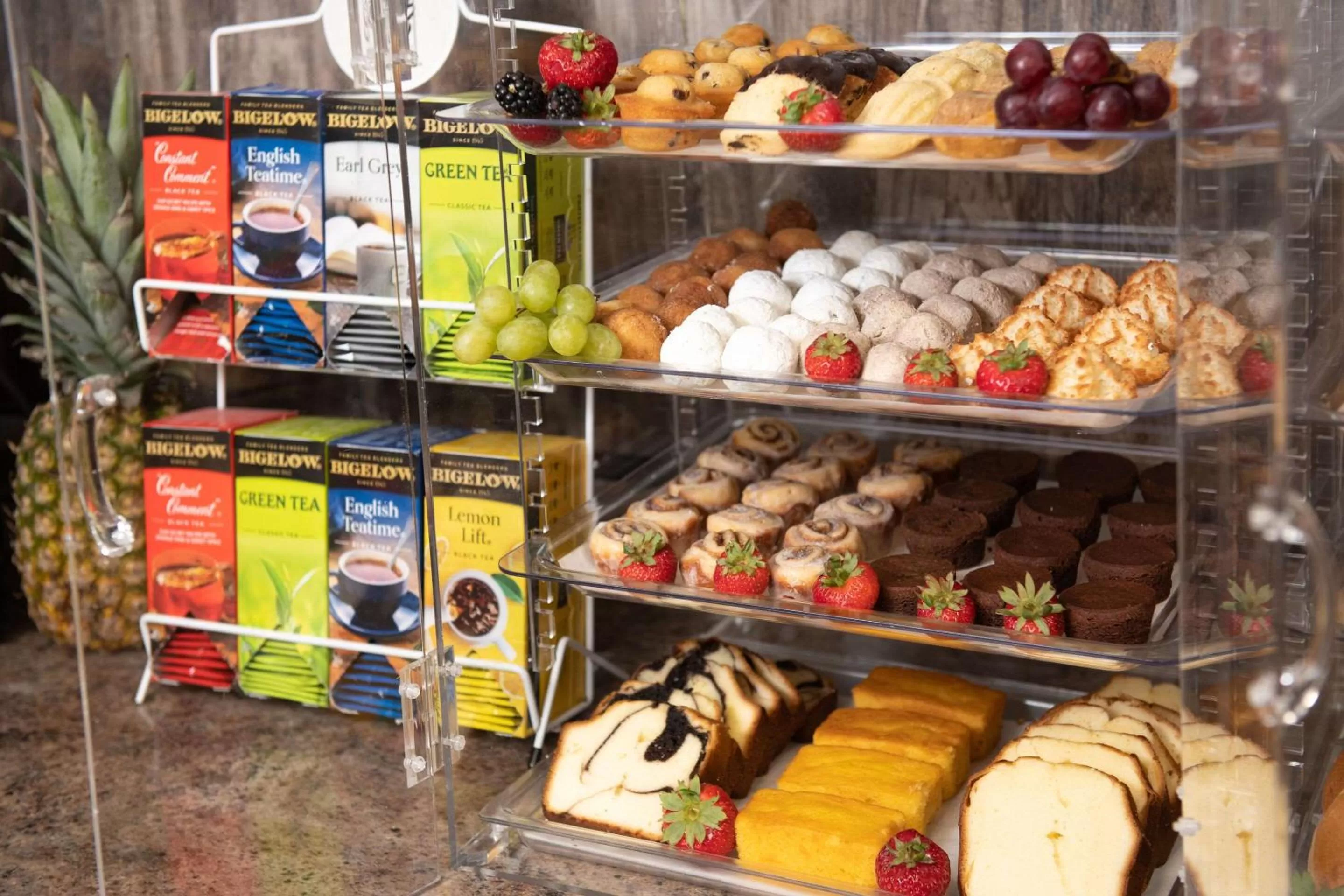 Breakfast in Rodeway Inn Middletown - Newport