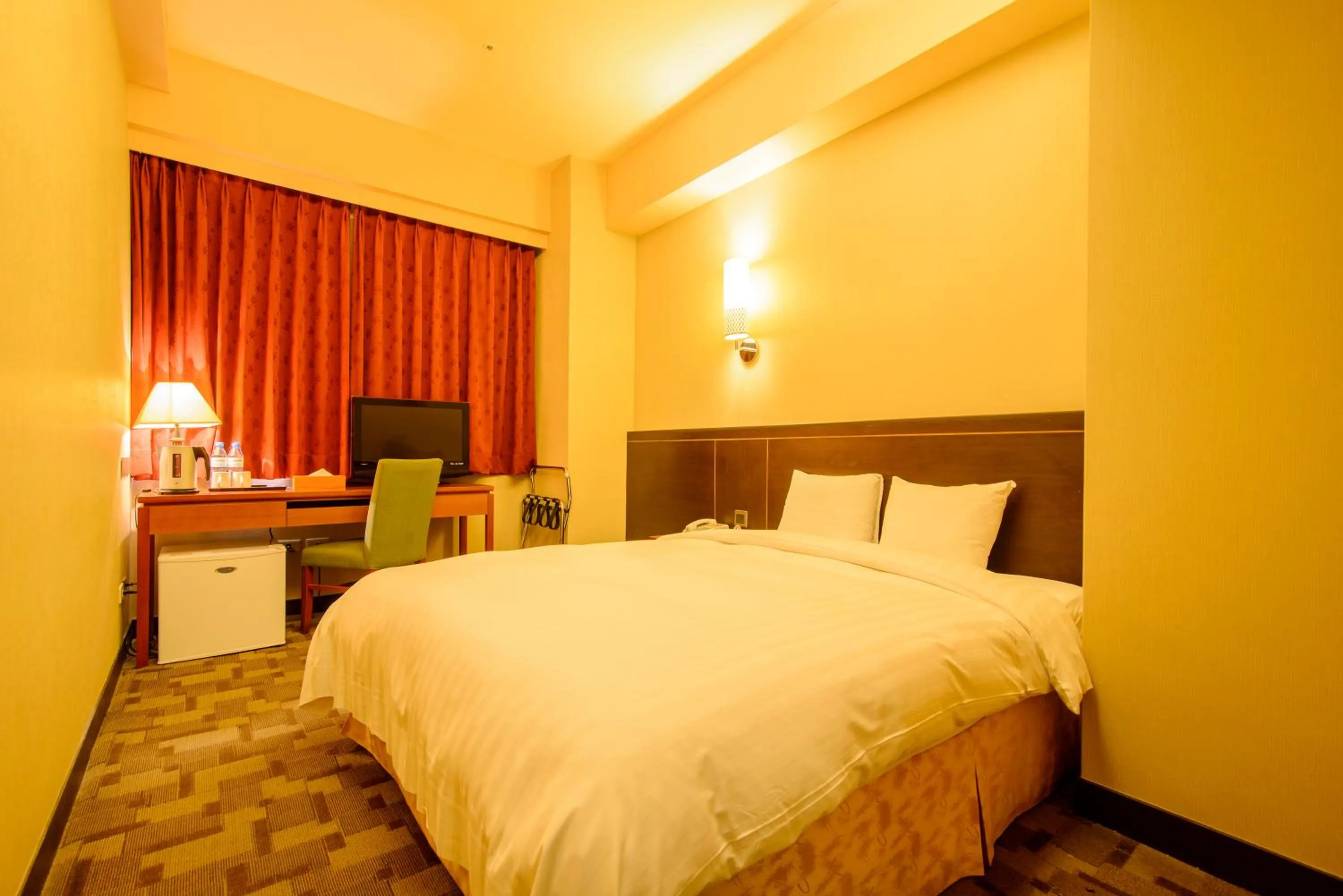 Bed in LA HOTEL- Liuhe Fusing