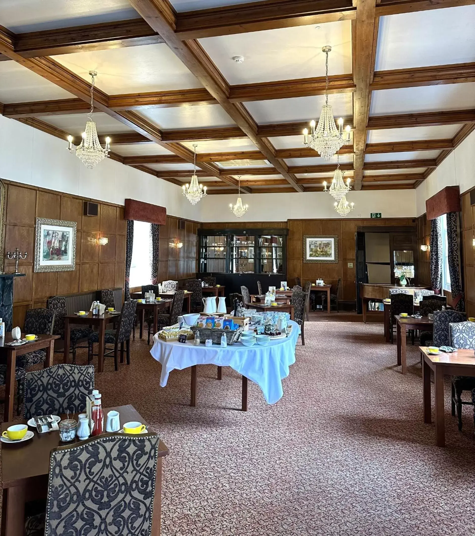 Breakfast, Restaurant/Places to Eat in The Royal Lion Hotel