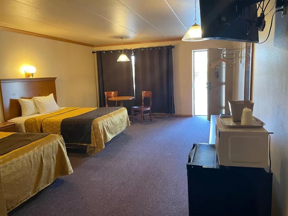 Photo of the whole room in Amber's Inn and Suites