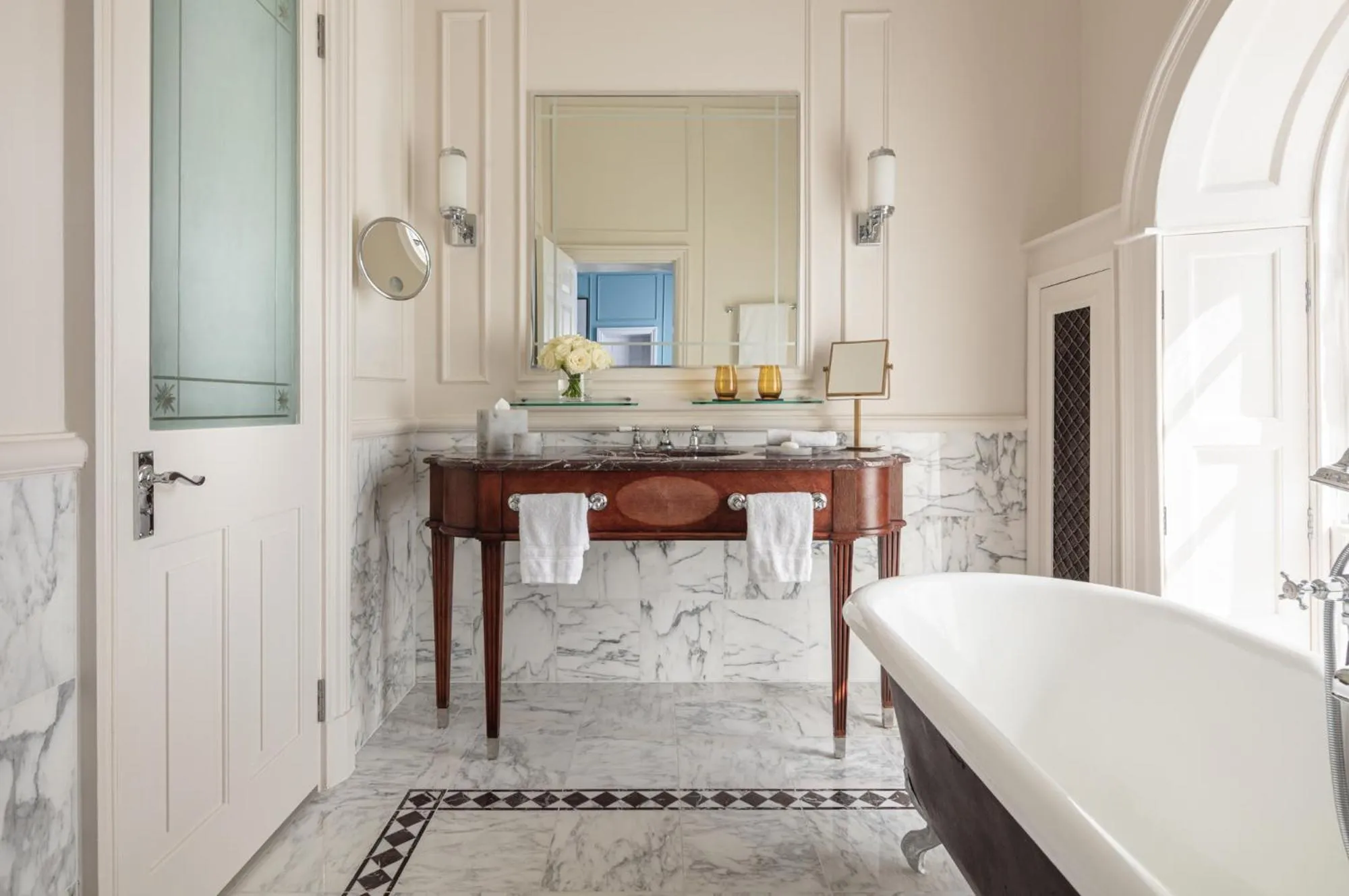 Bathroom in Four Seasons Hotel Hampshire