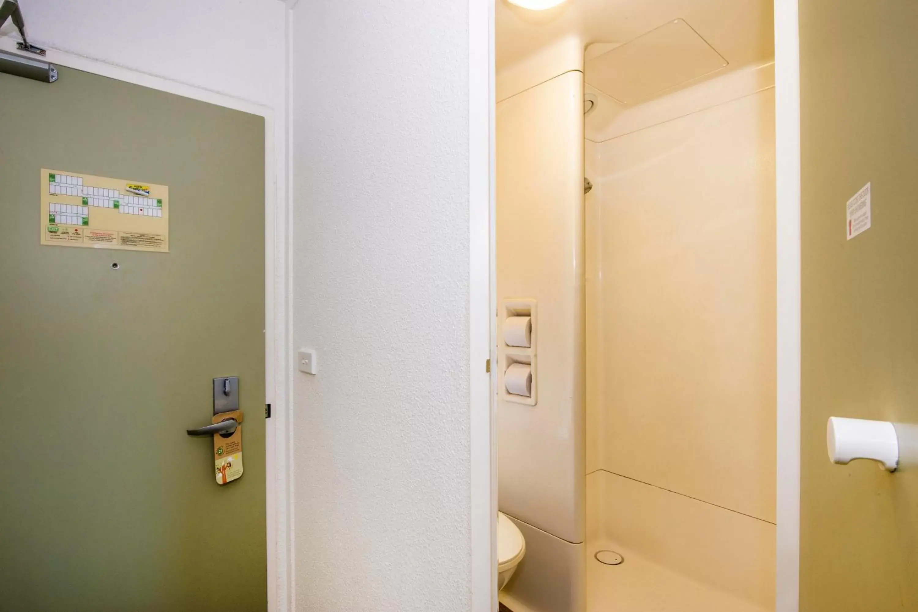 Bathroom in ibis Budget Canberra