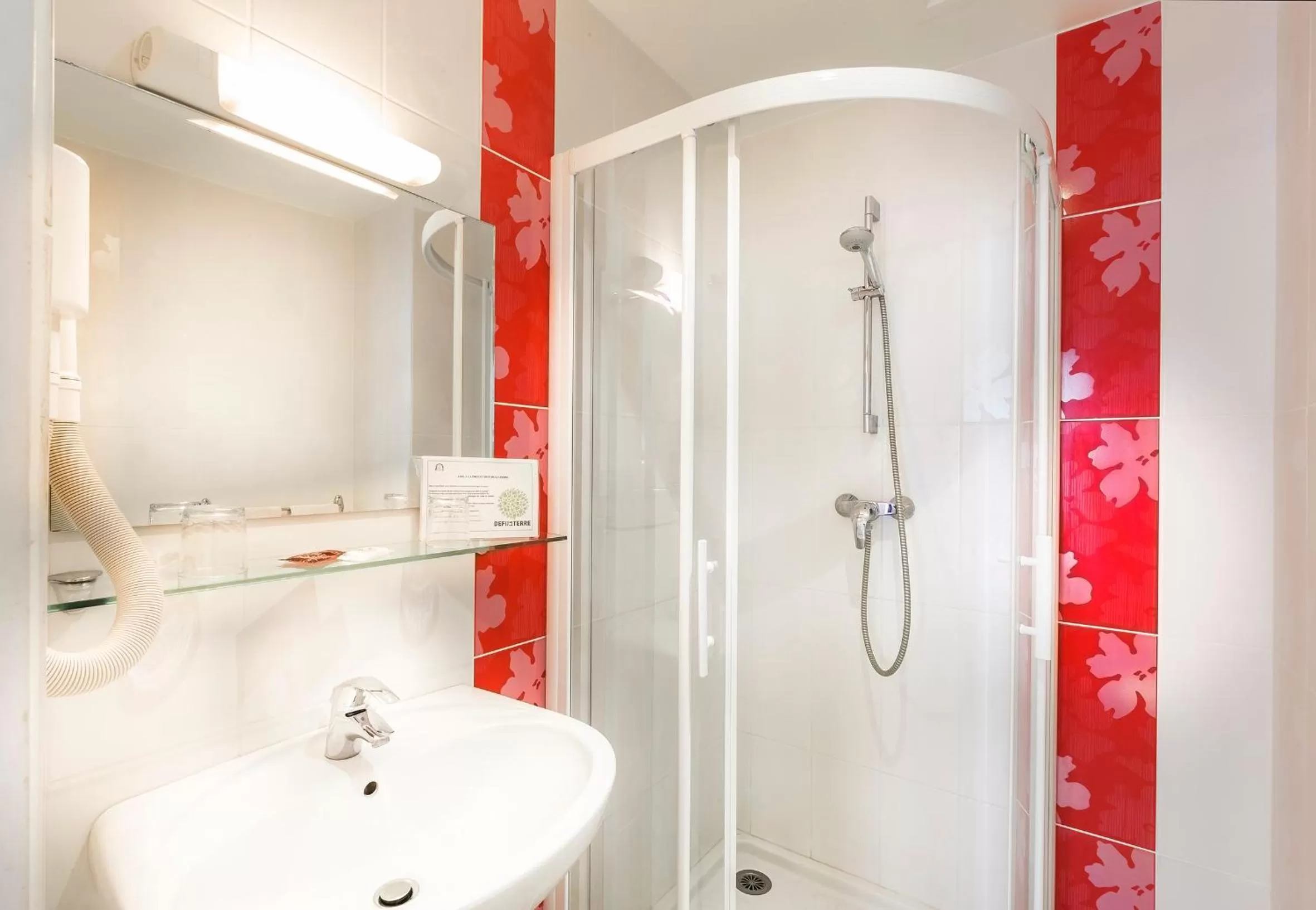 Bathroom in Hotel Le Clos d'Alésia