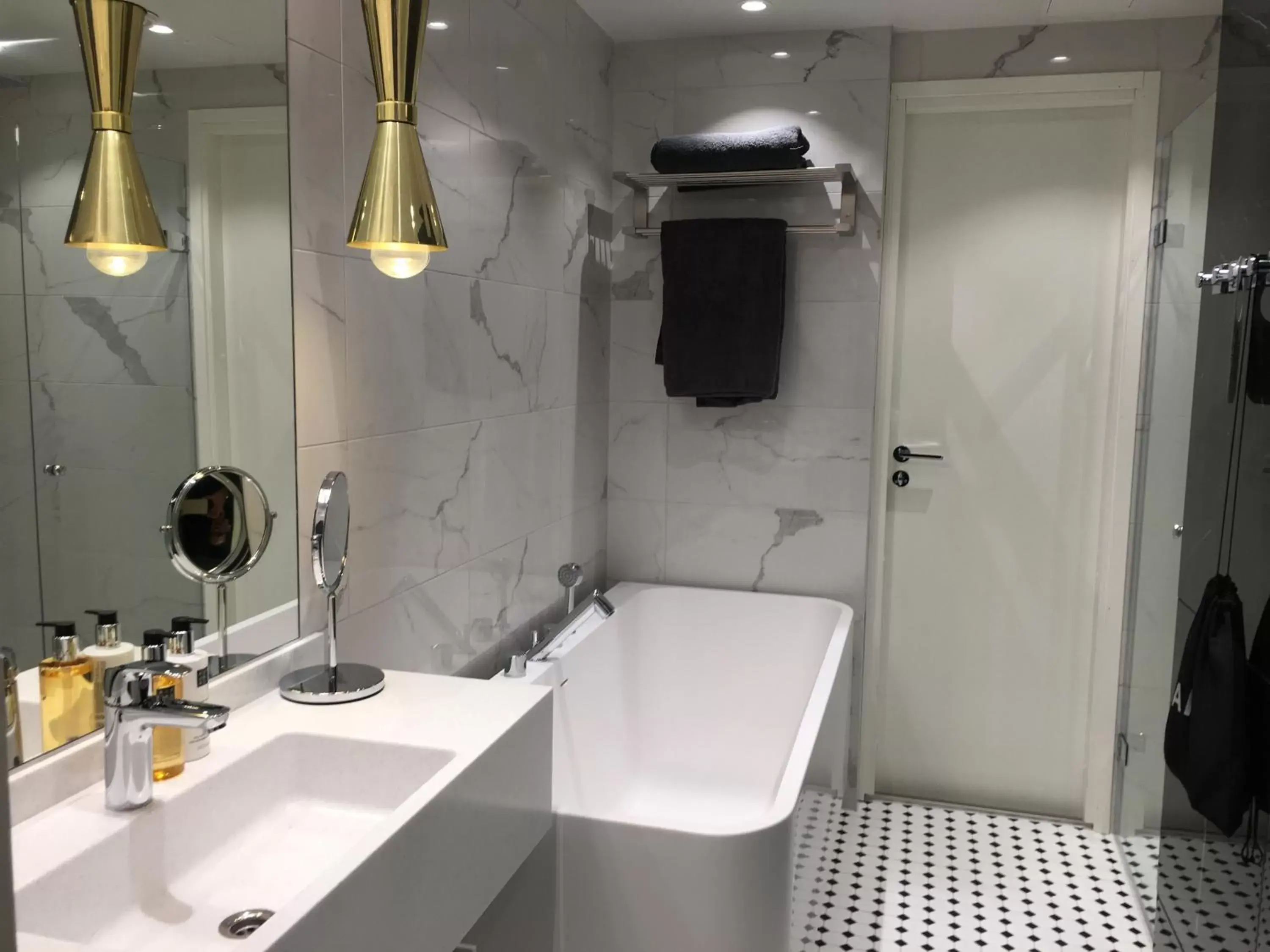Bathroom in Hotel Sveitsi