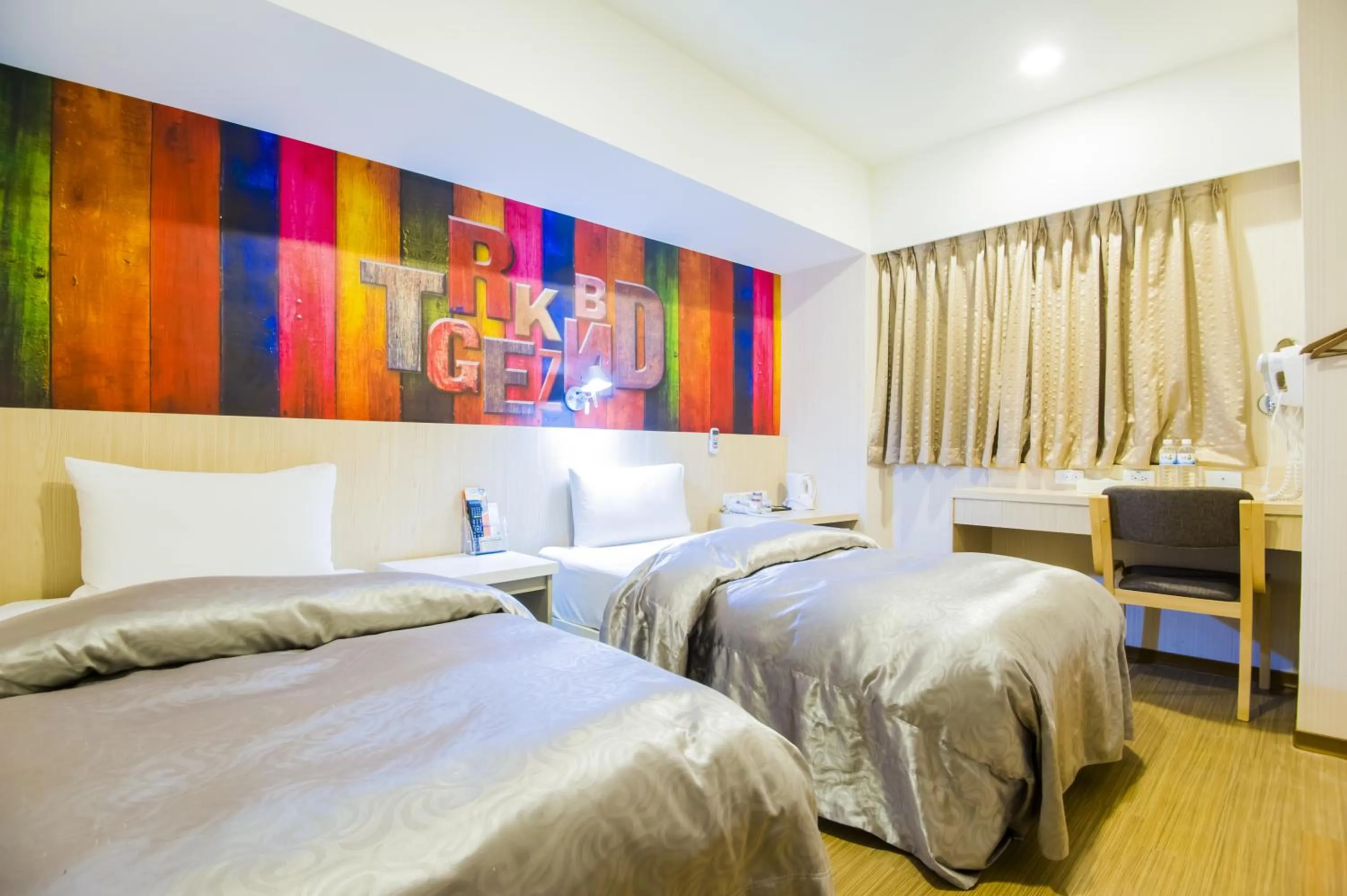 Photo of the whole room, Bed in Sanduo Hotel