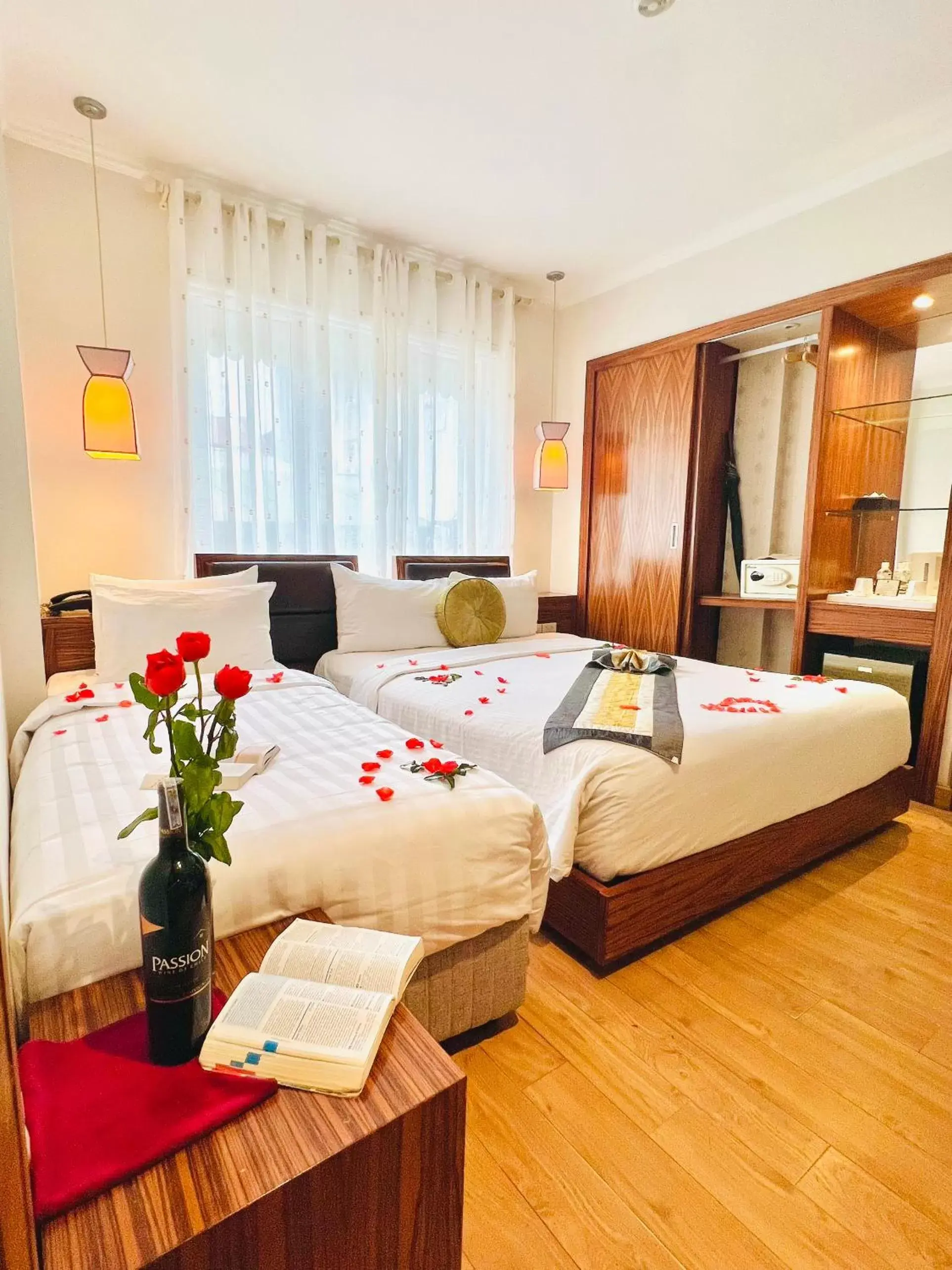 Bed in Elite Central Hotel Hanoi