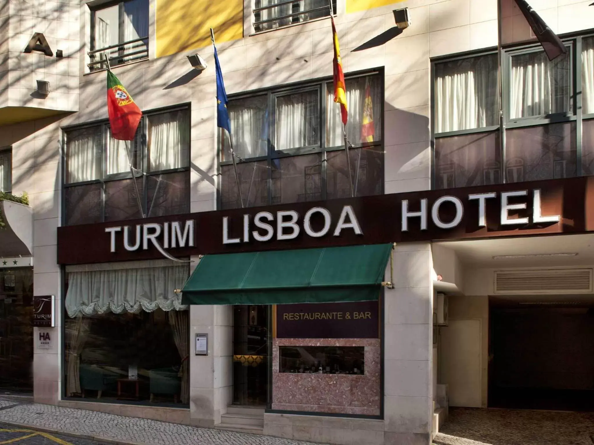 Facade/entrance in TURIM Lisboa Hotel