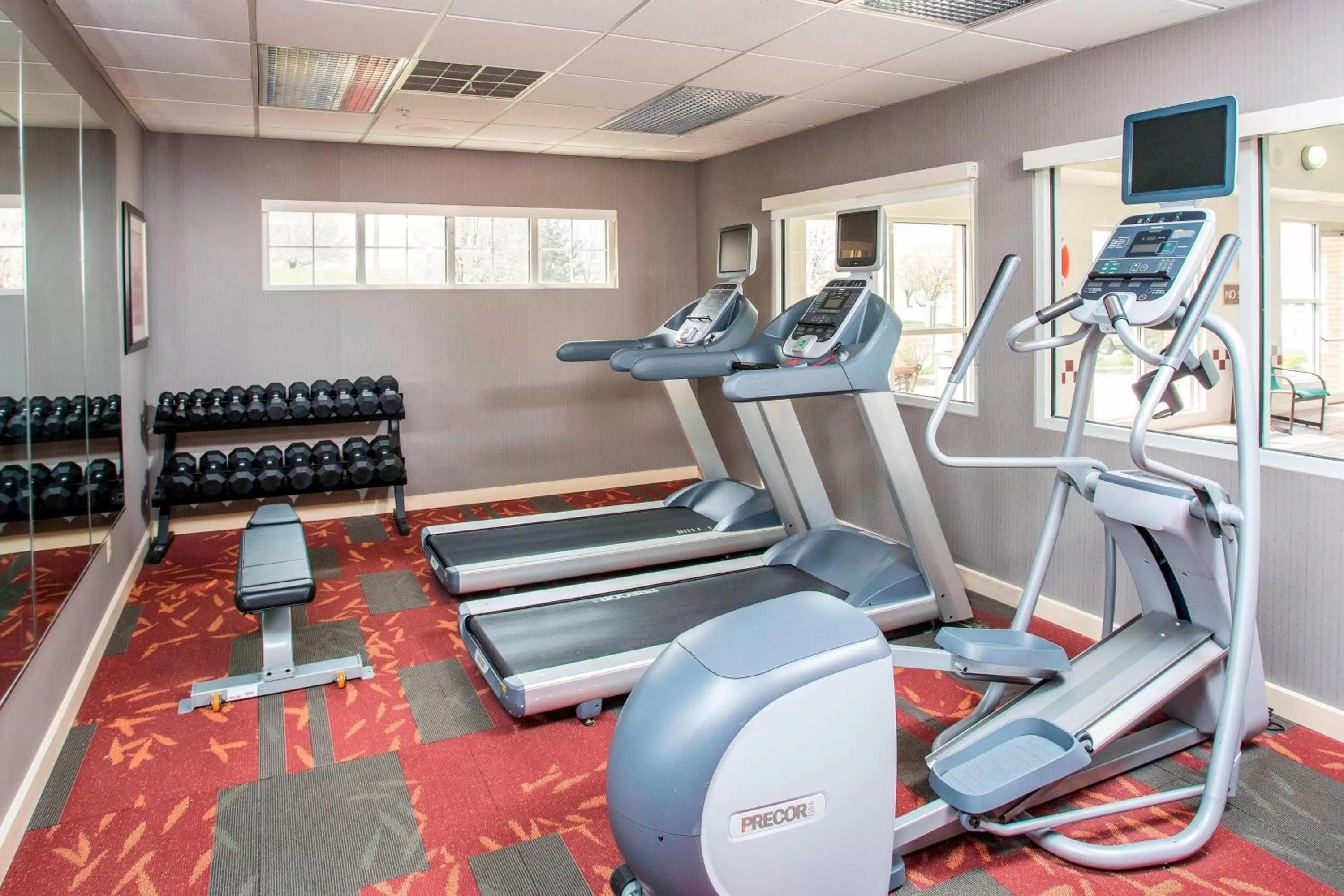 Fitness centre/facilities in Residence Inn Topeka