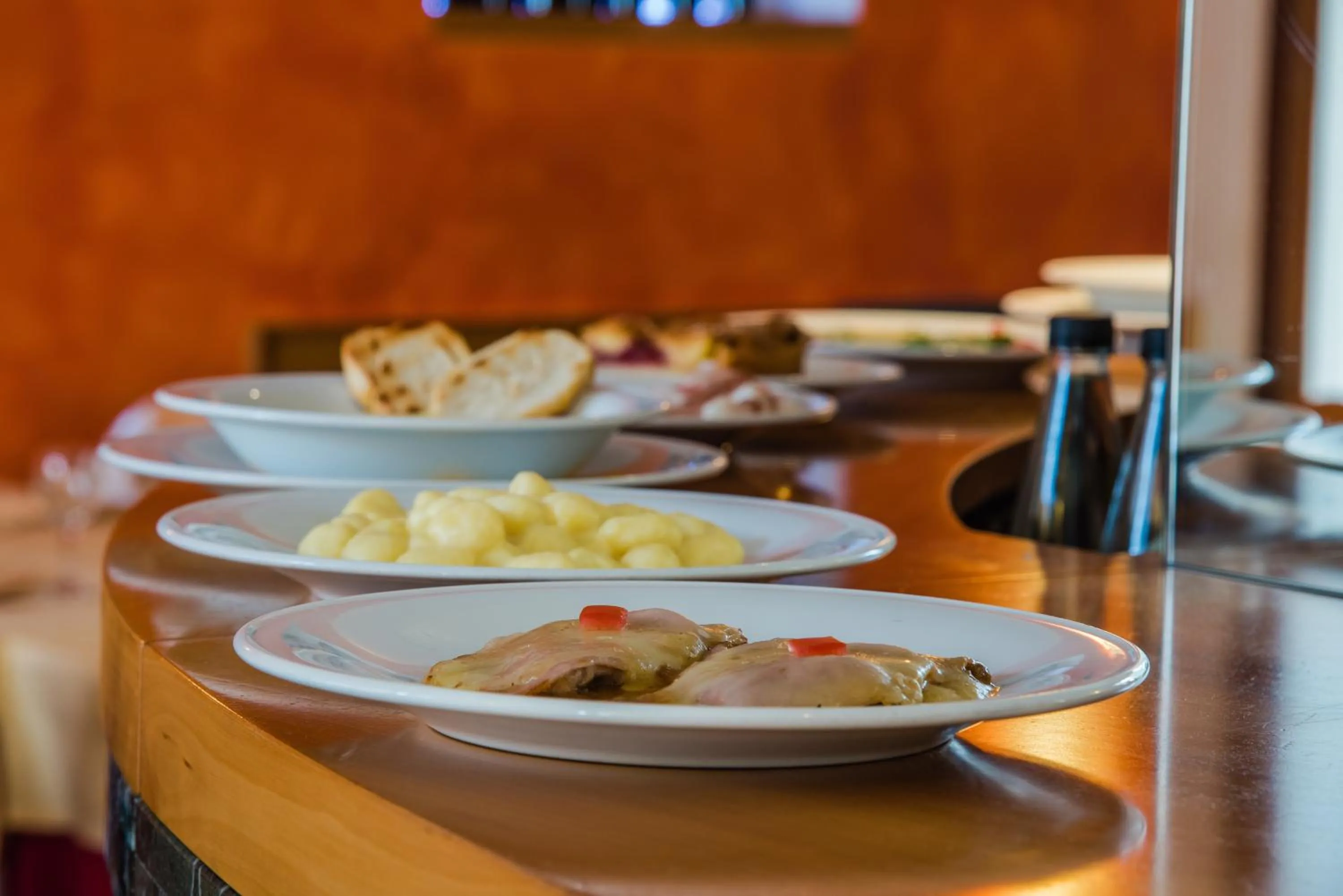 Restaurant/places to eat in Hotel Au Soleil