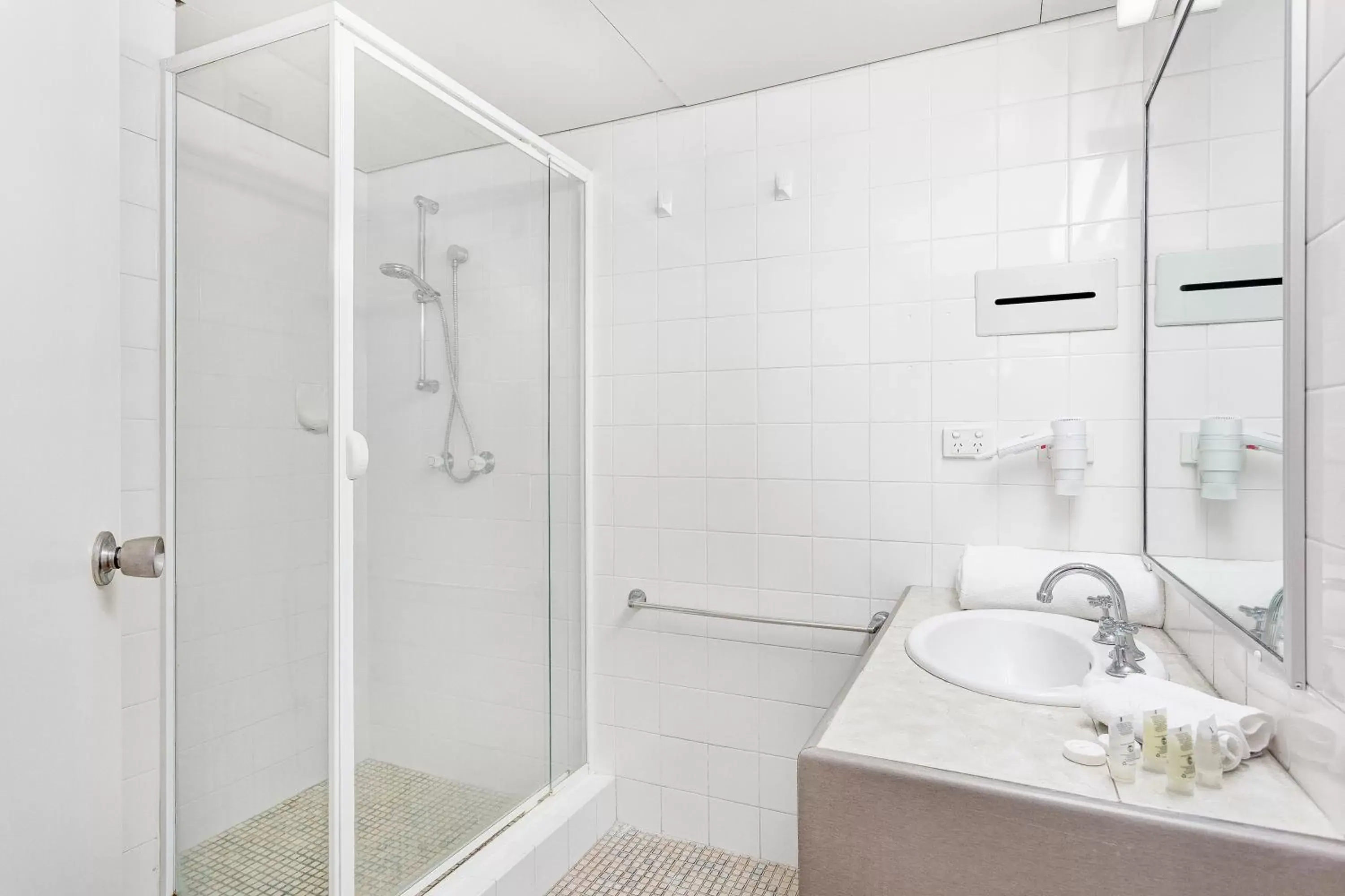 Bathroom in Ridge Apartment Hotel