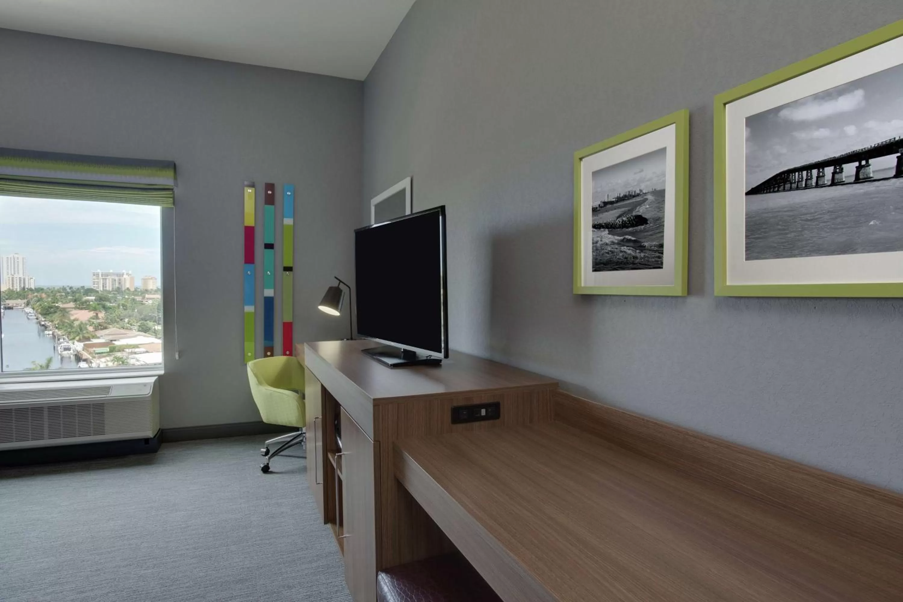 Bedroom in Hampton Inn Fort Lauderdale Pompano Beach
