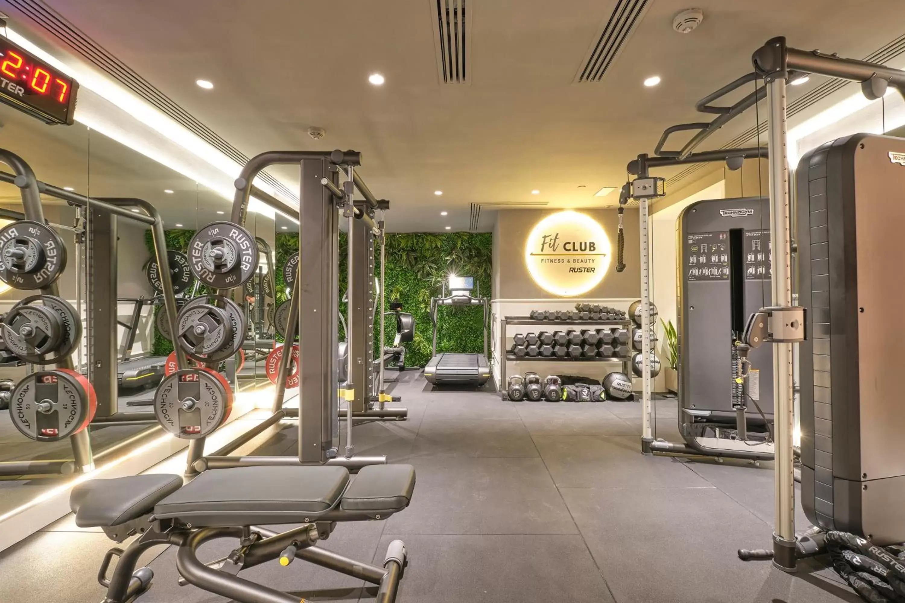 Fitness centre/facilities in ME Madrid Reina Victoria by Meliá Fitness centre/facilities in ME Madrid Reina Victoria by Meliá