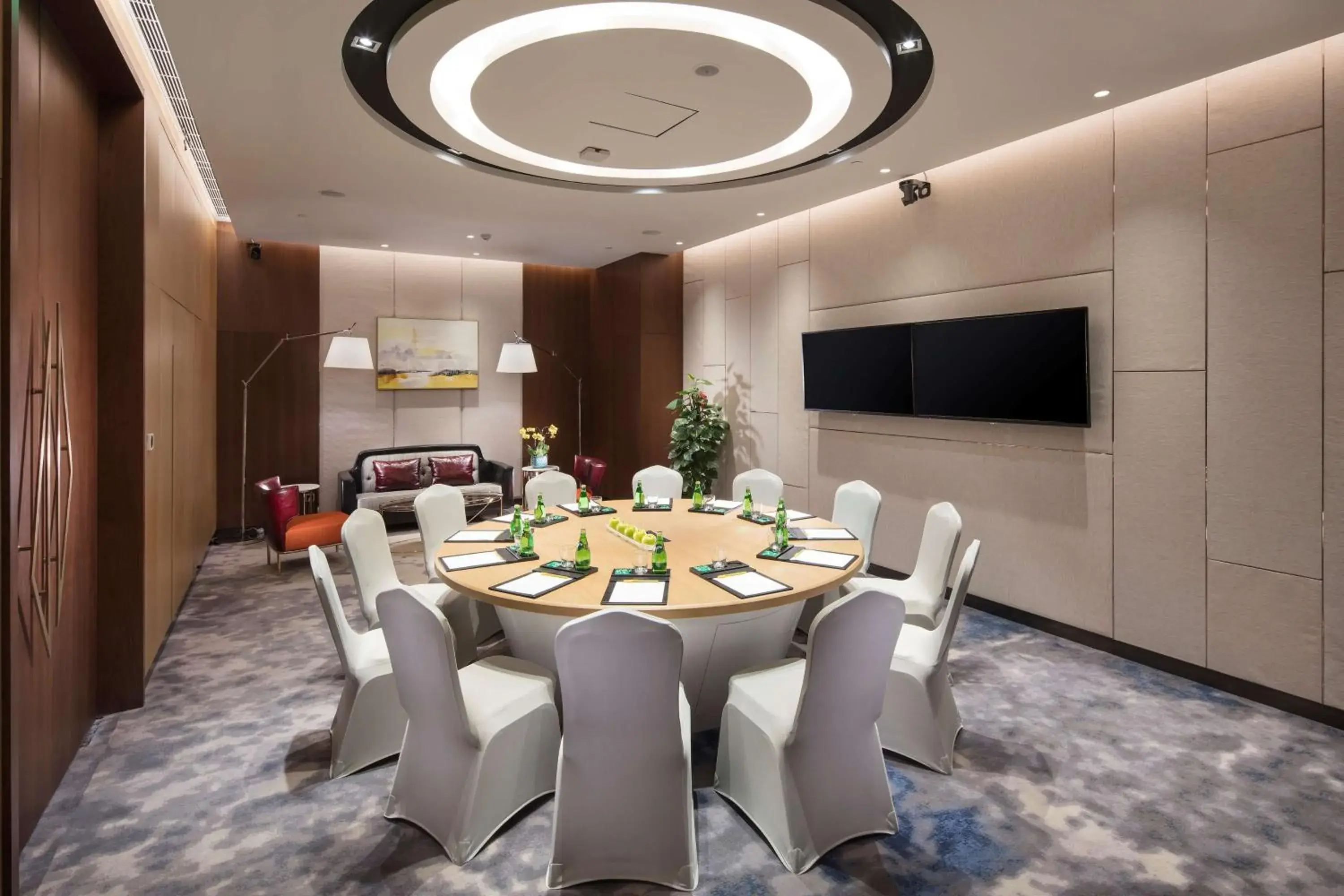 Meeting/conference room in Hilton Garden Inn Shanghai Hongqiao