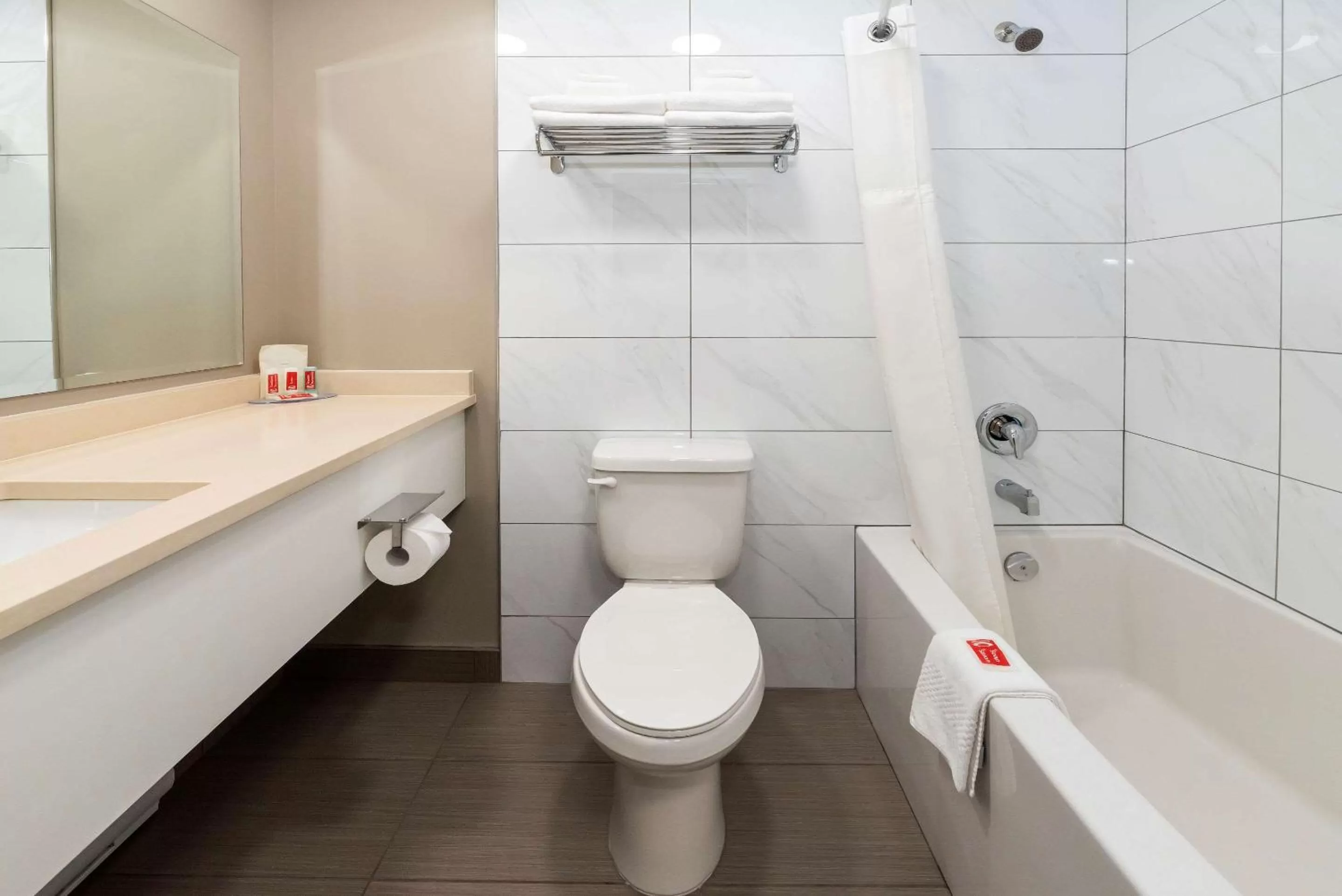 Bathroom in Econo Lodge