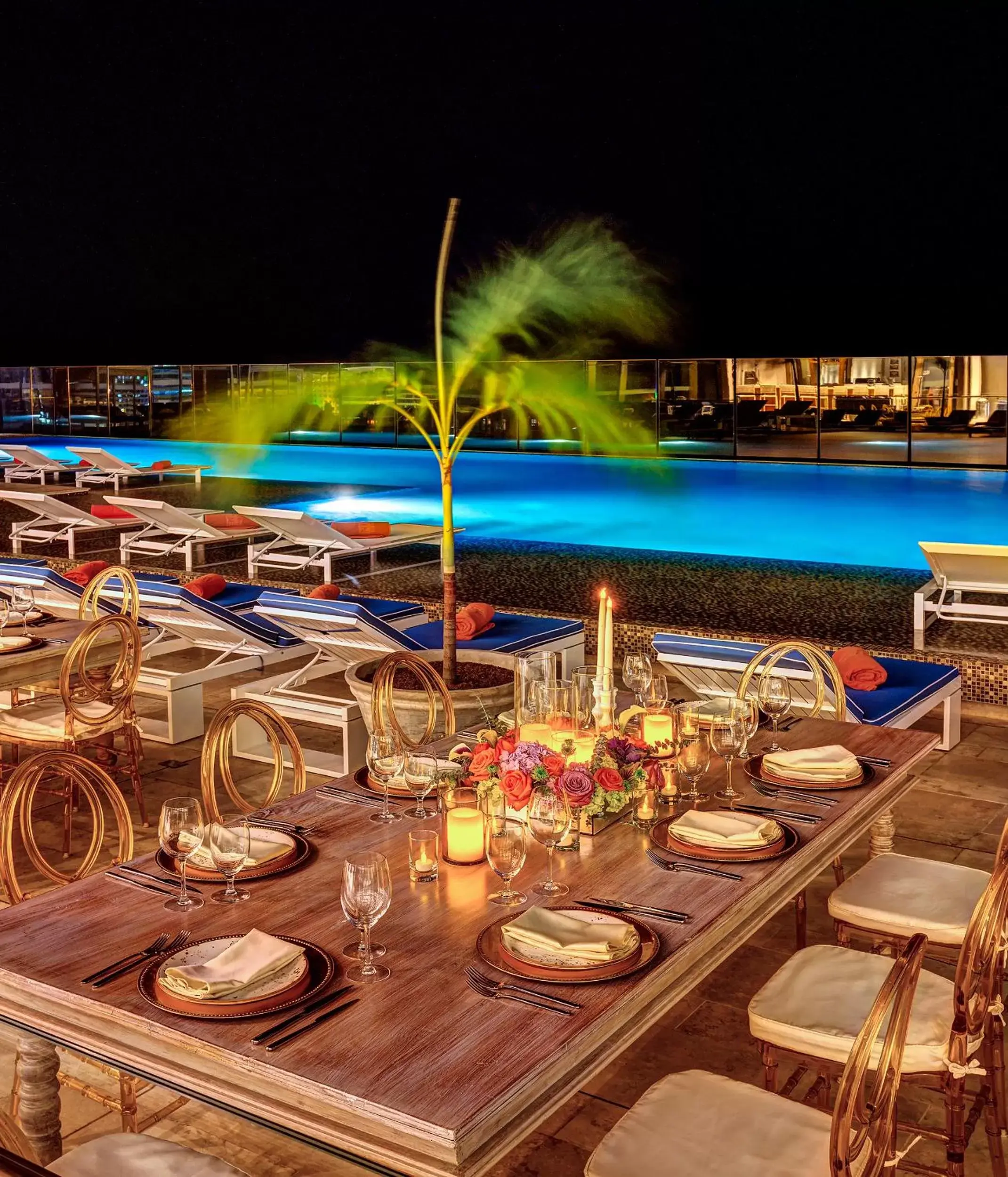 Living room, Swimming Pool in Hotel InterContinental Cartagena, an IHG Hotel