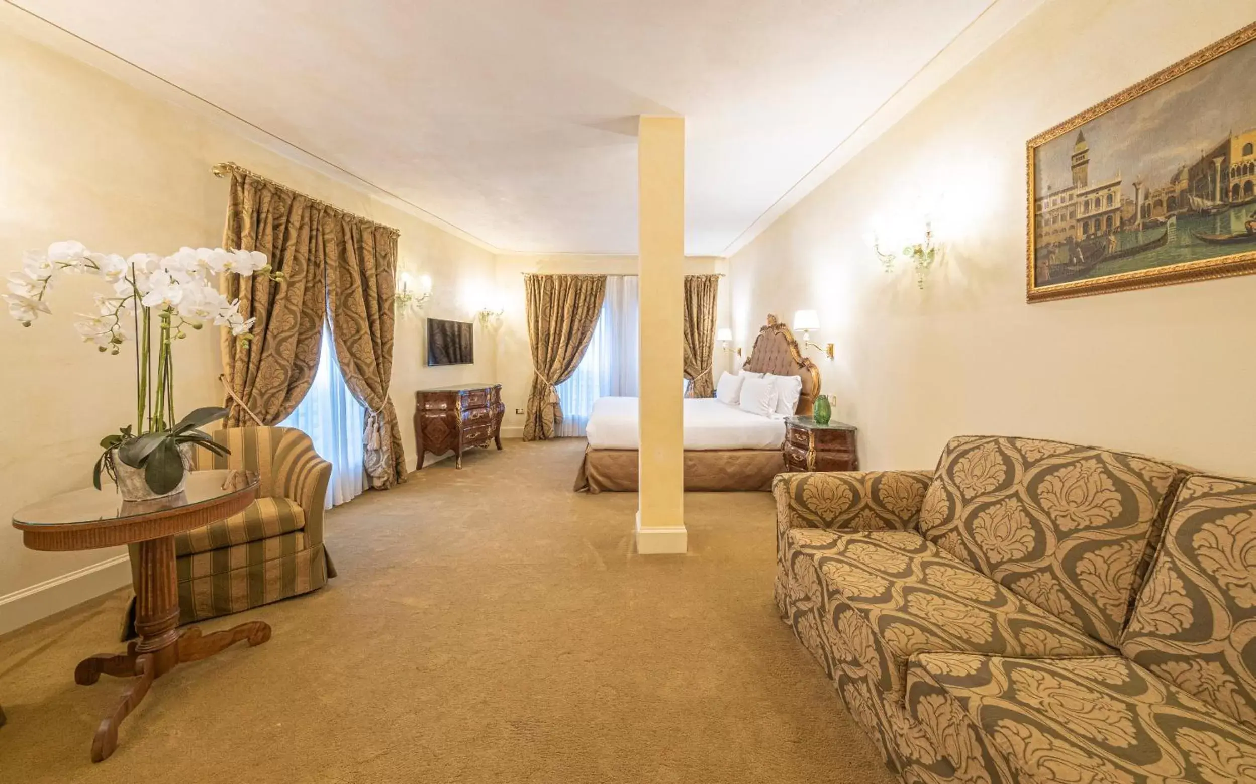 Bedroom, Seating Area in Hotel Villa Barbarich Venice Mestre