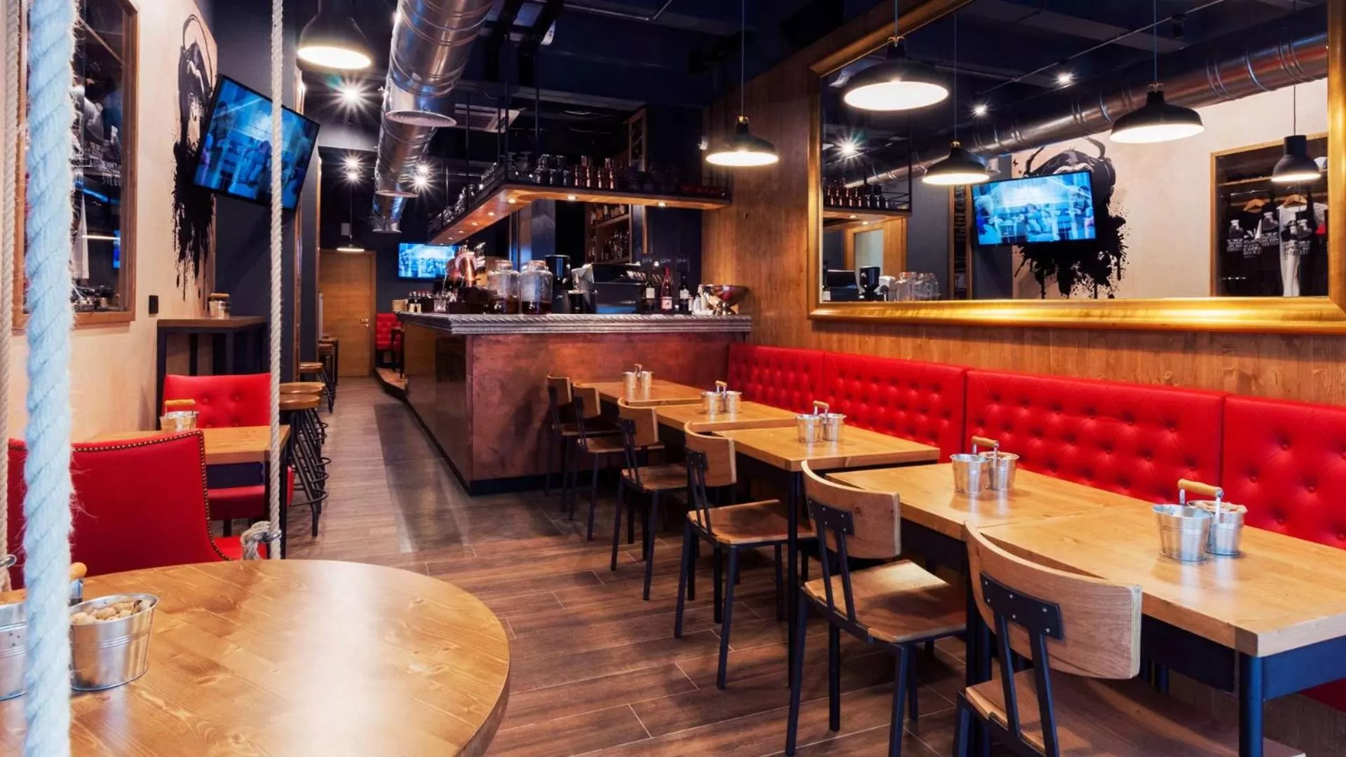 Restaurant/places to eat in AX The Saint John