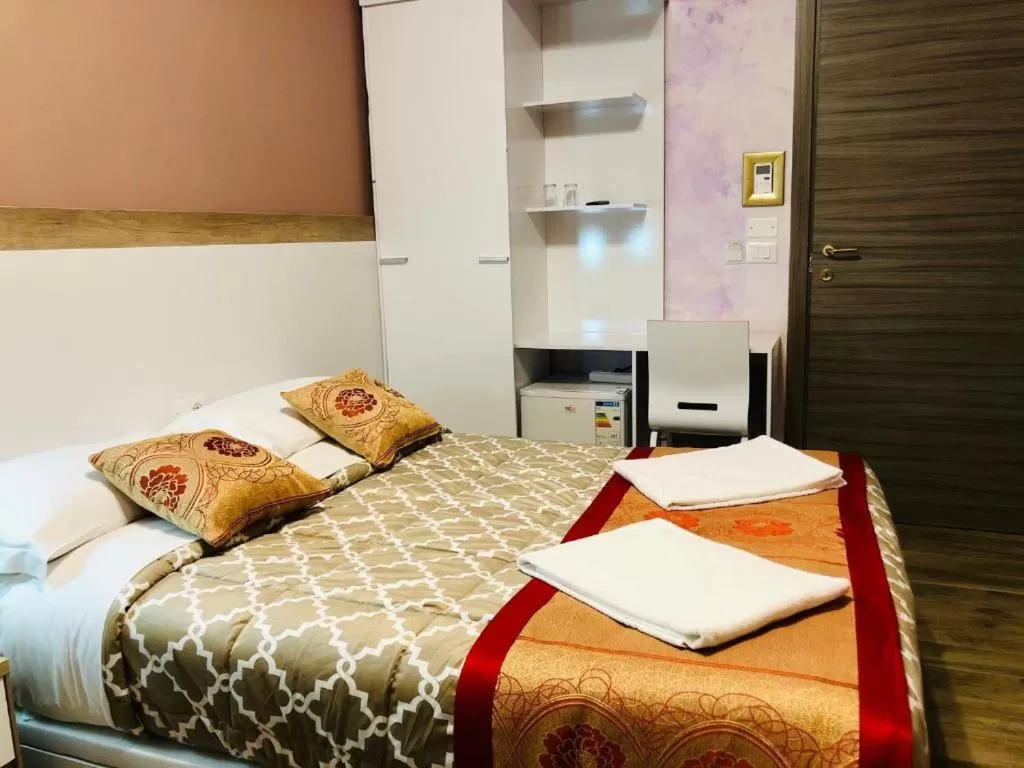 Bed in Hotel Venice Tour