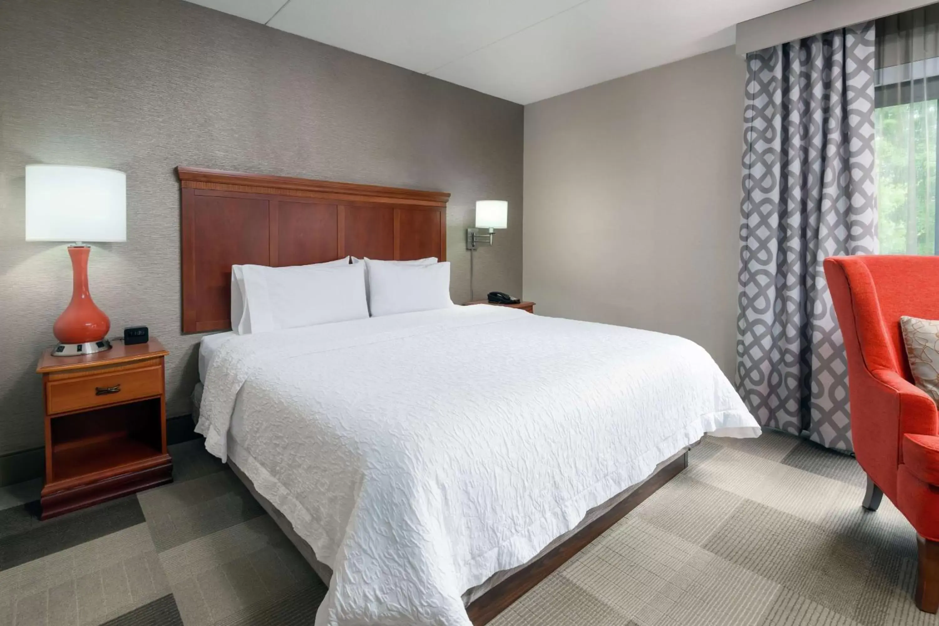 Bed in Hampton Inn Danbury Bed in Hampton Inn Danbury