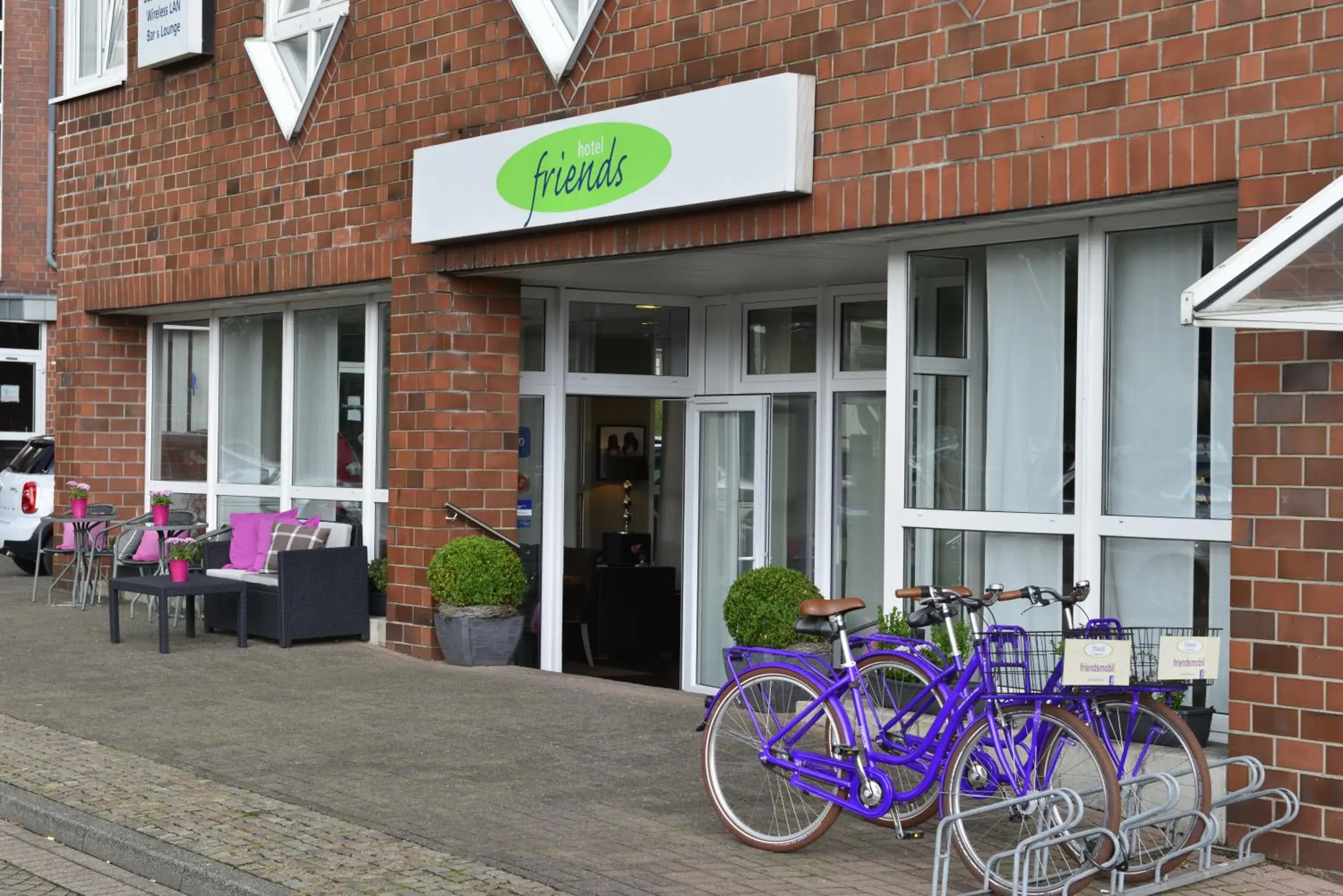 Facade/entrance, Property Building in Hotel Friends Hückelhoven