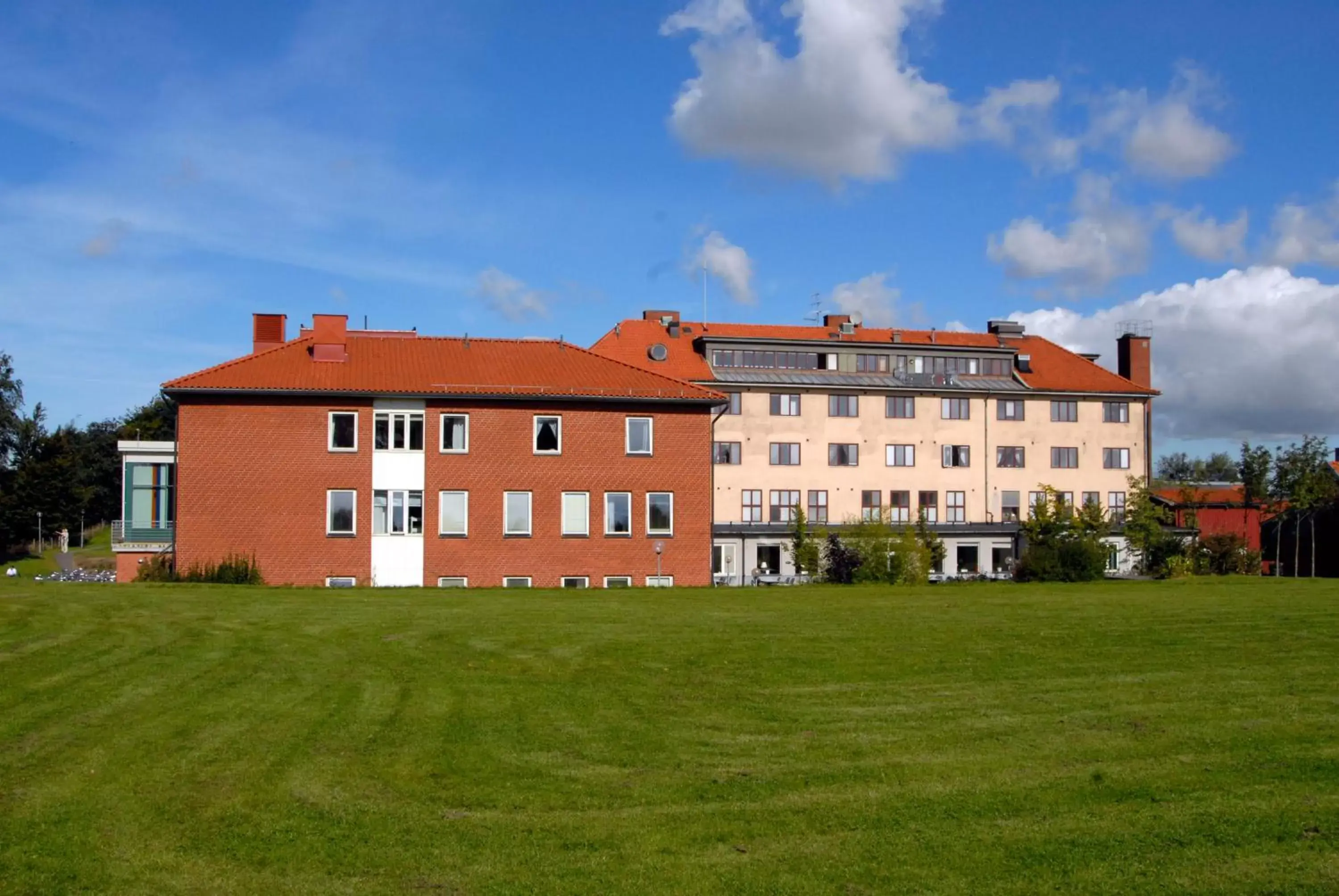 Facade/entrance, Property Building in Sundsgården hotell & konferens