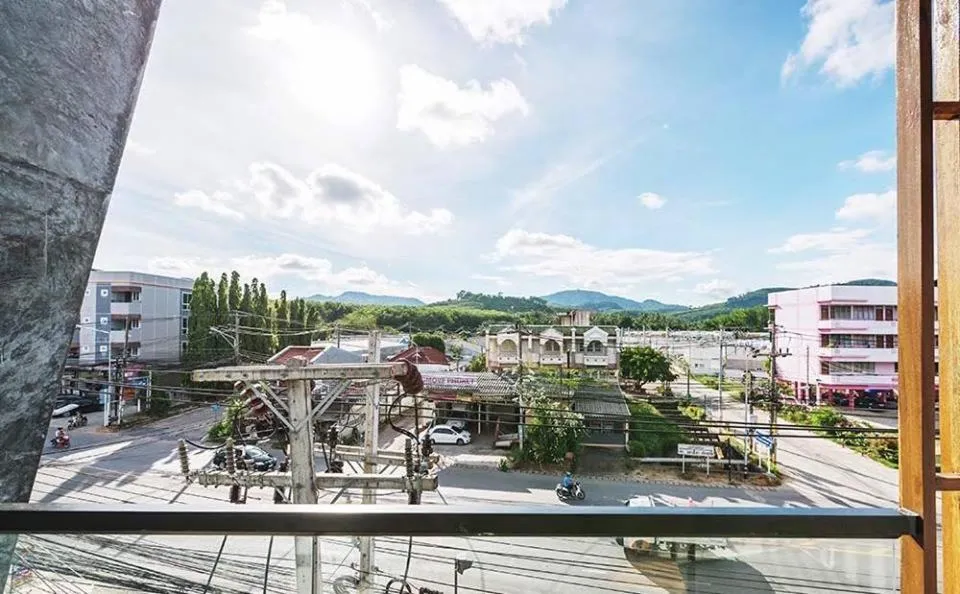 Lemonade Phuket Hotel -SHA Plus