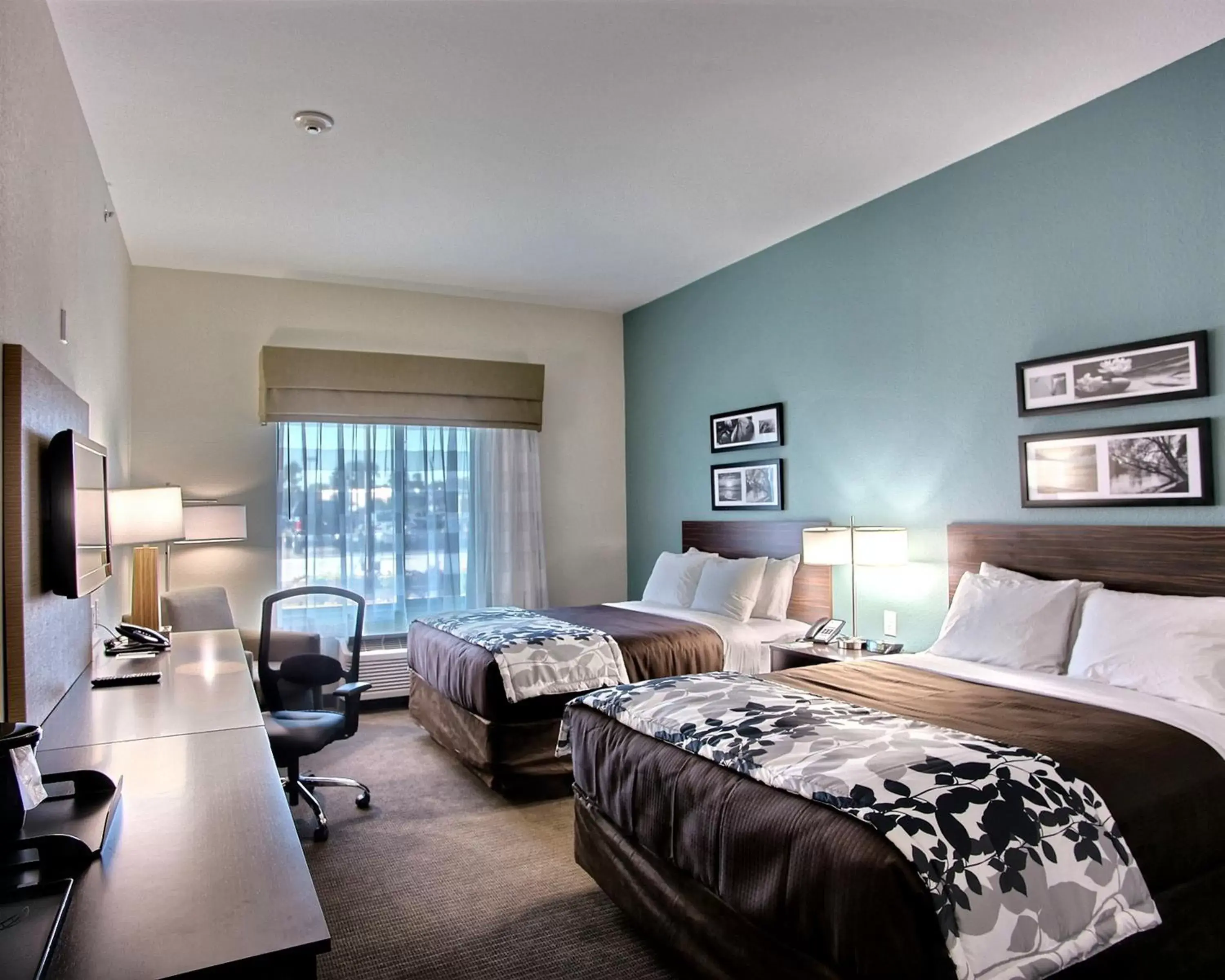 Queen Room with Two Queen Beds - Non-Smoking in Sleep Inn & Suites Center