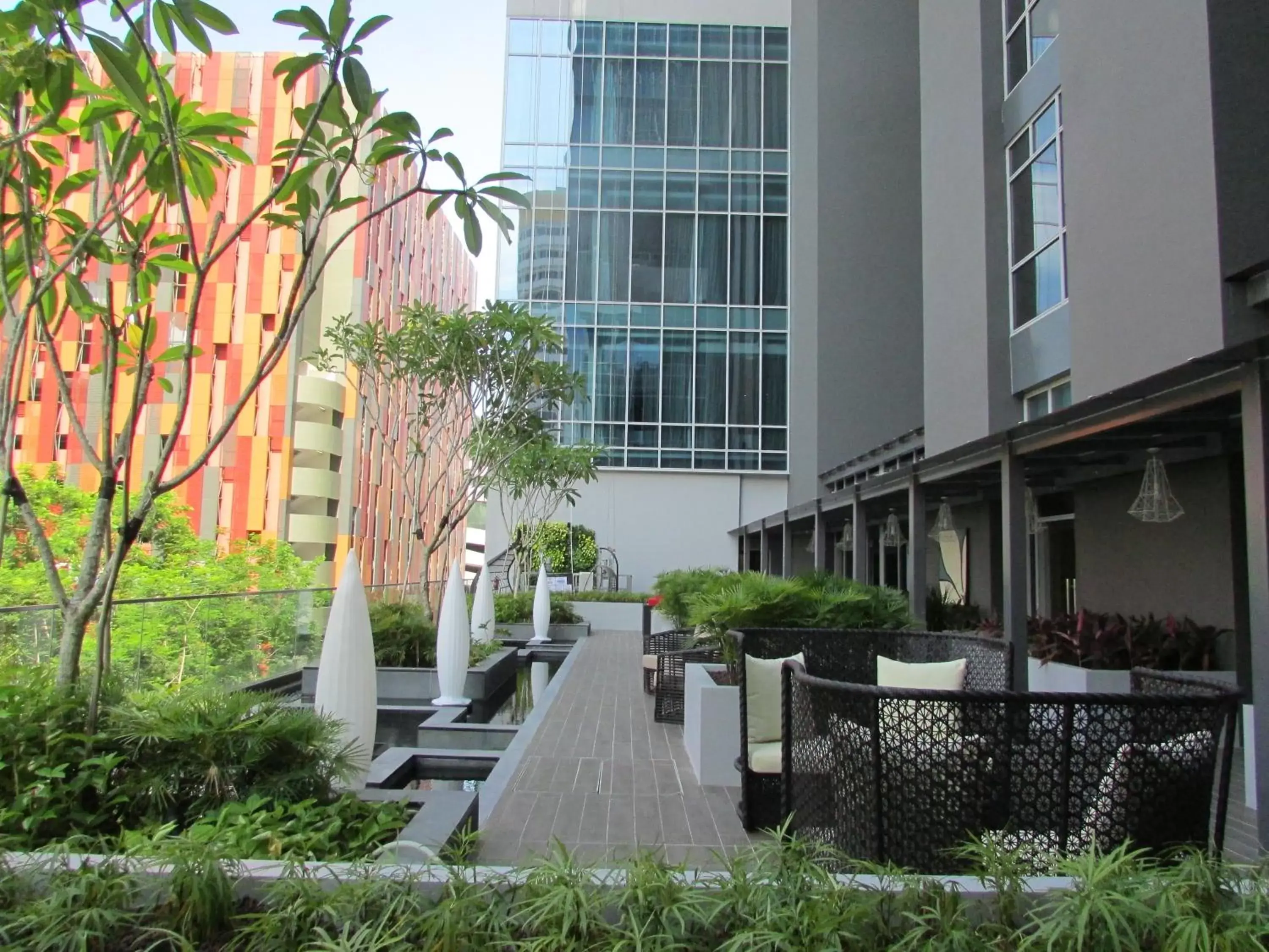 Lounge or bar, Patio/Outdoor Area in Mercure Singapore Bugis