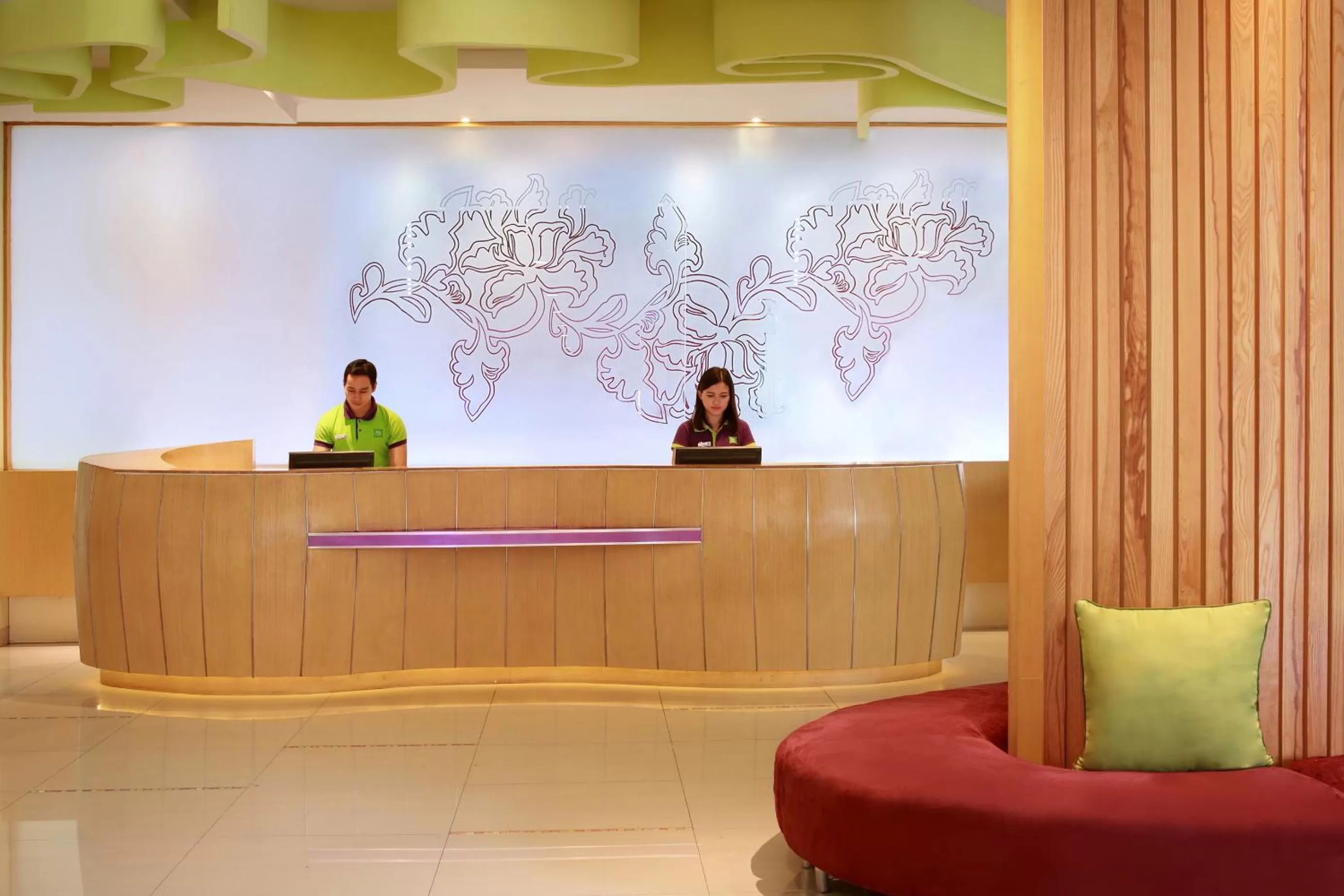 Lobby or reception in ibis Styles Yogyakarta