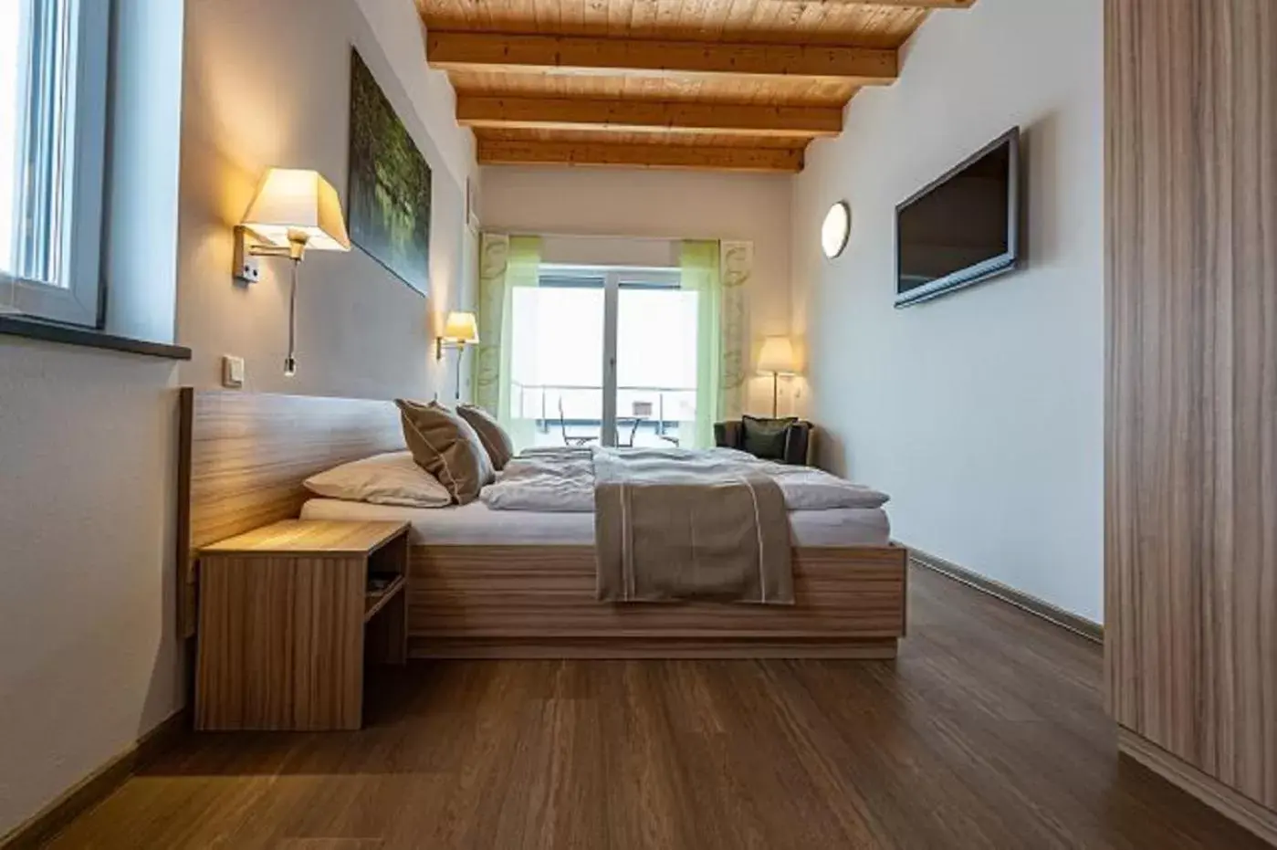 Double Room with Balcony - single occupancy in Hotel Fränkischer Hof Double Room with Balcony - single occupancy in Hotel Fränkischer Hof