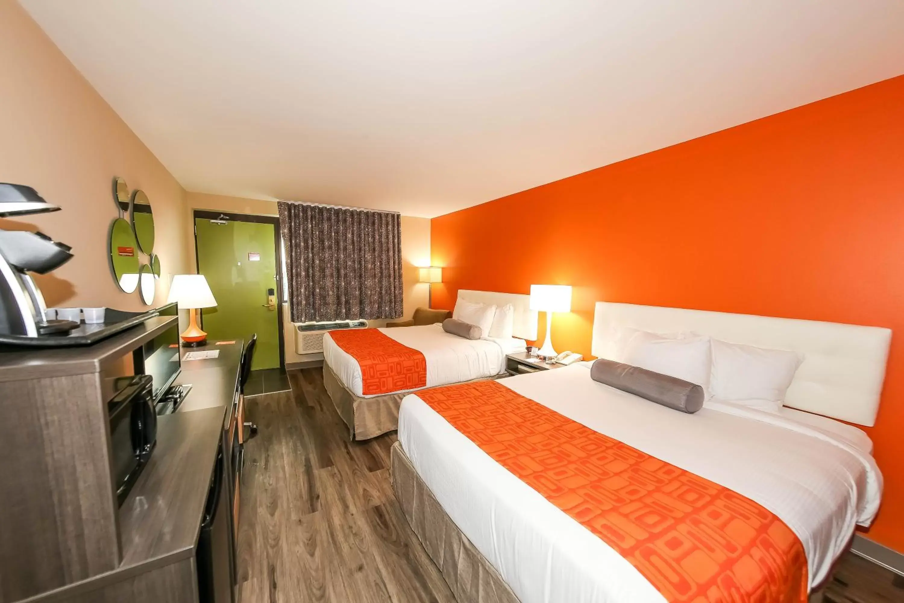 Bed in Howard Johnson by Wyndham Winnipeg West