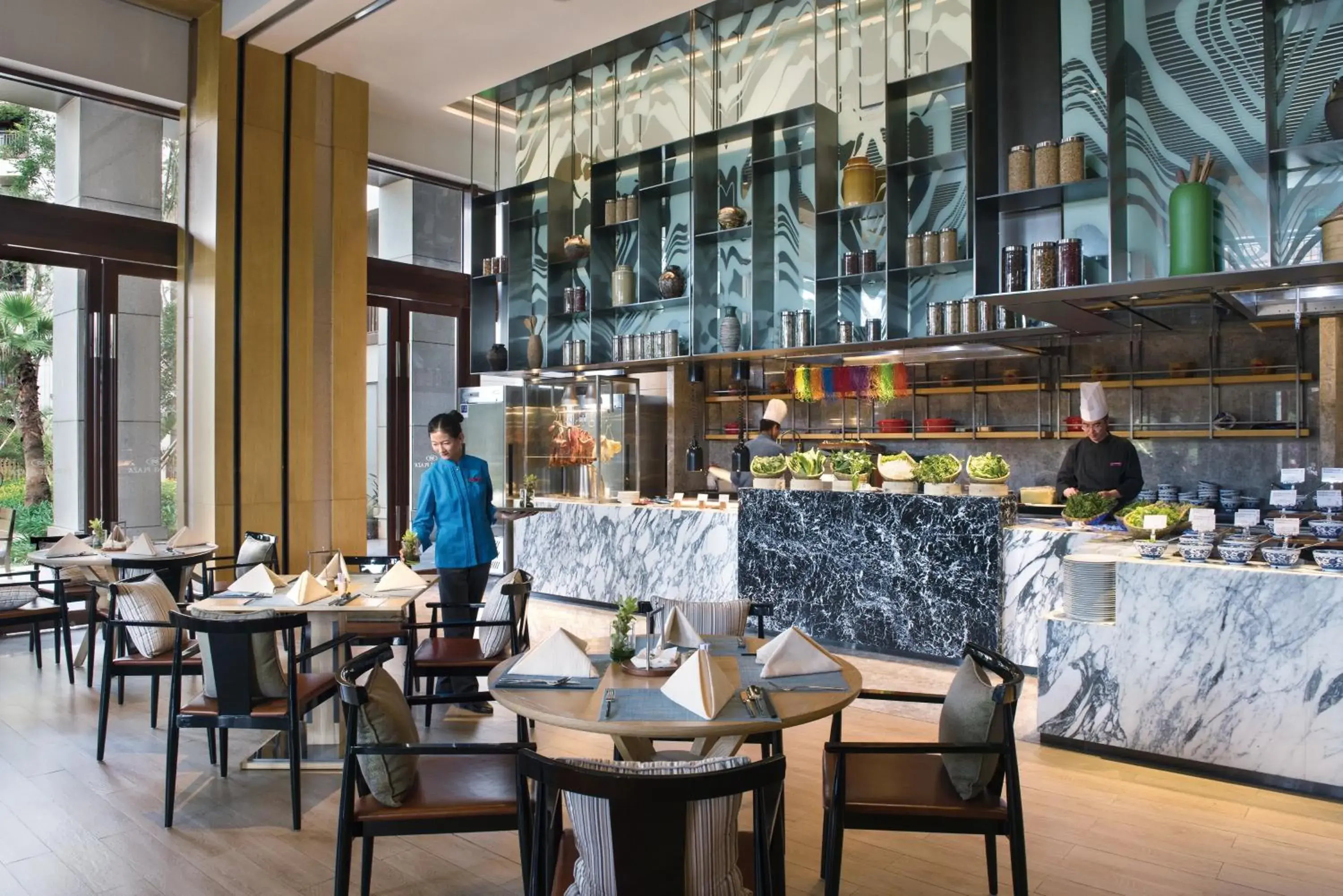 Restaurant/places to eat in Crowne Plaza - Kunming Ancient Dian Town by IHG Restaurant/places to eat in Crowne Plaza - Kunming Ancient Dian Town by IHG