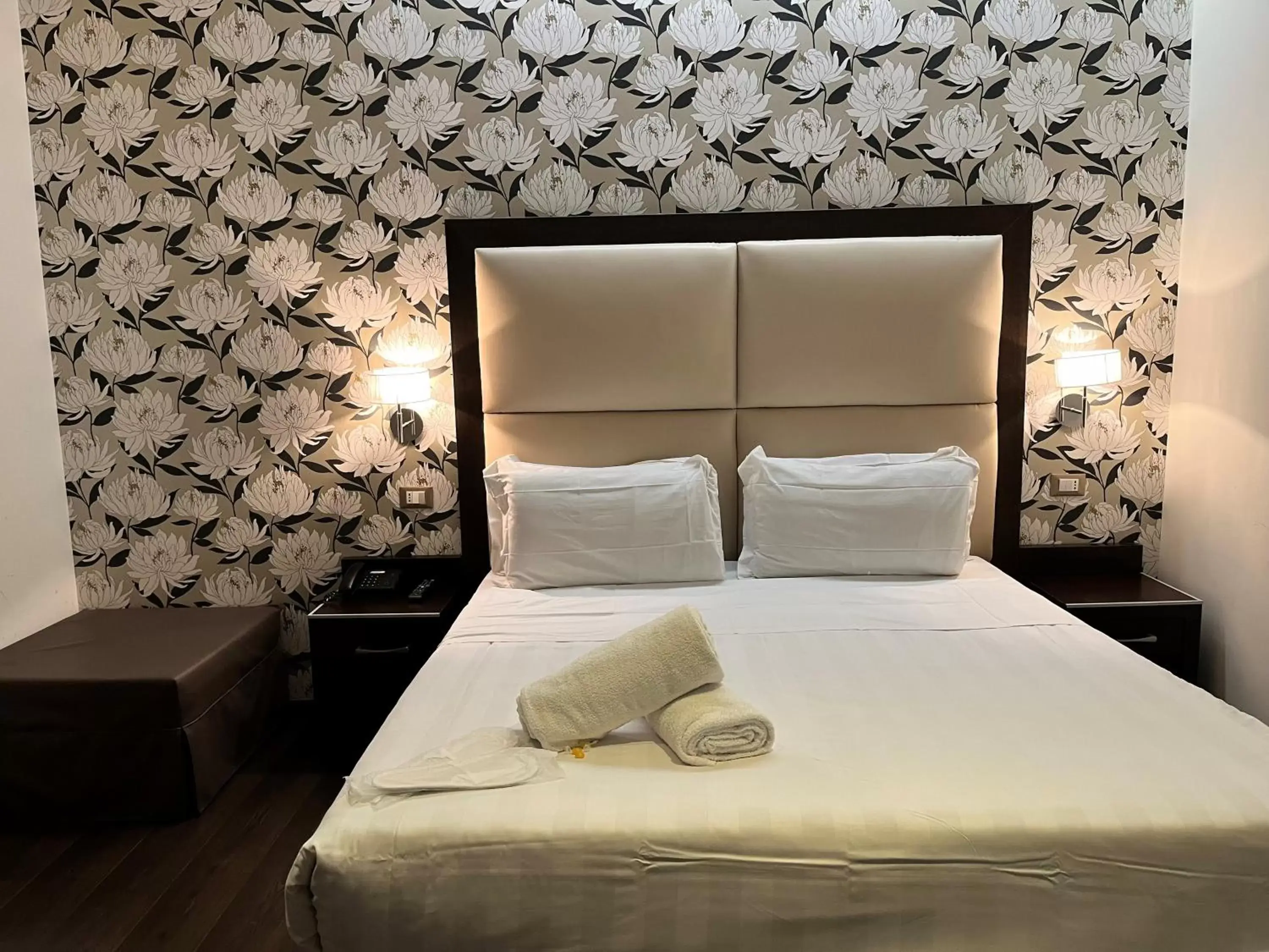 Bed in Catone District Hotel