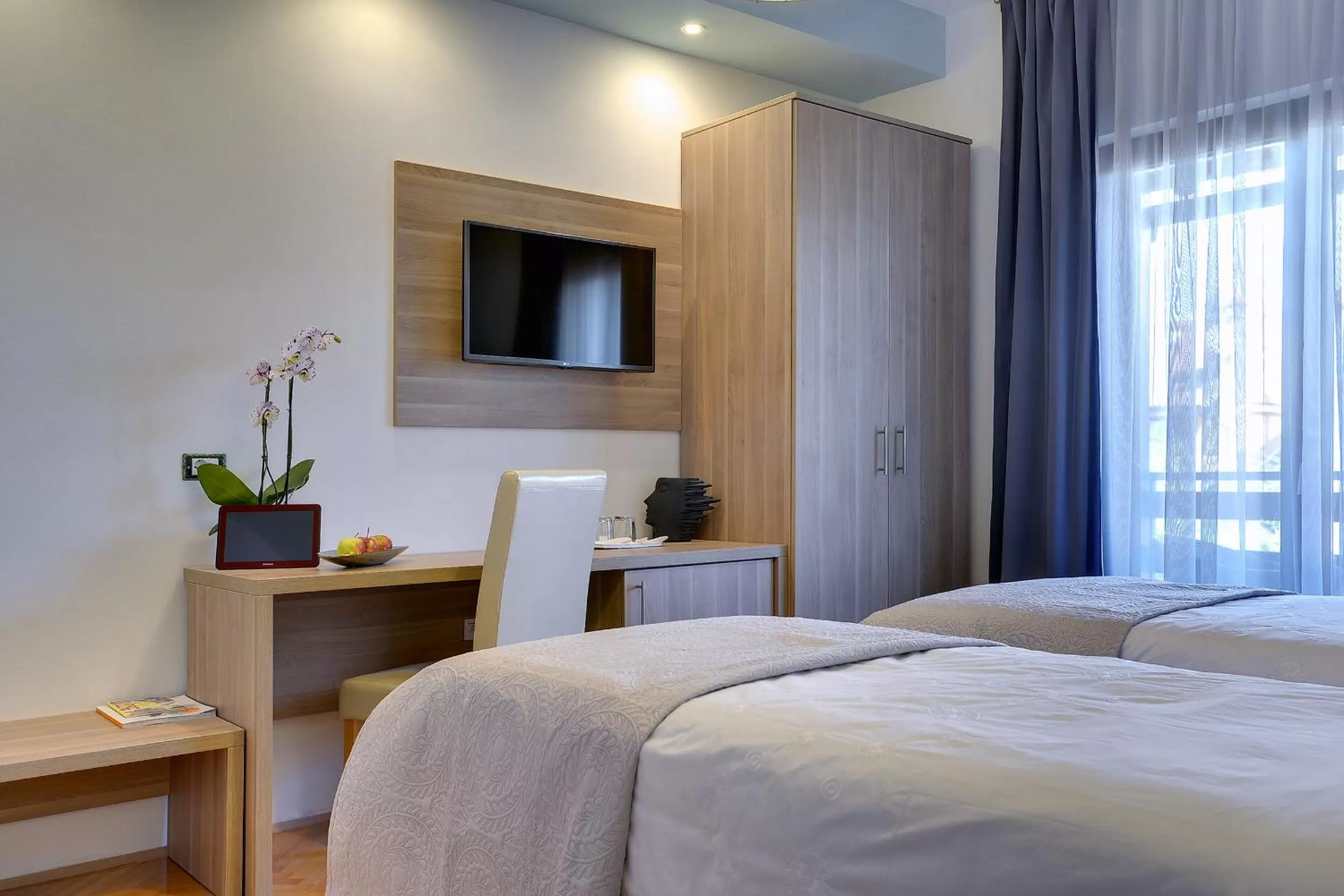 Bed in Villa B&B Marina & Parking Free