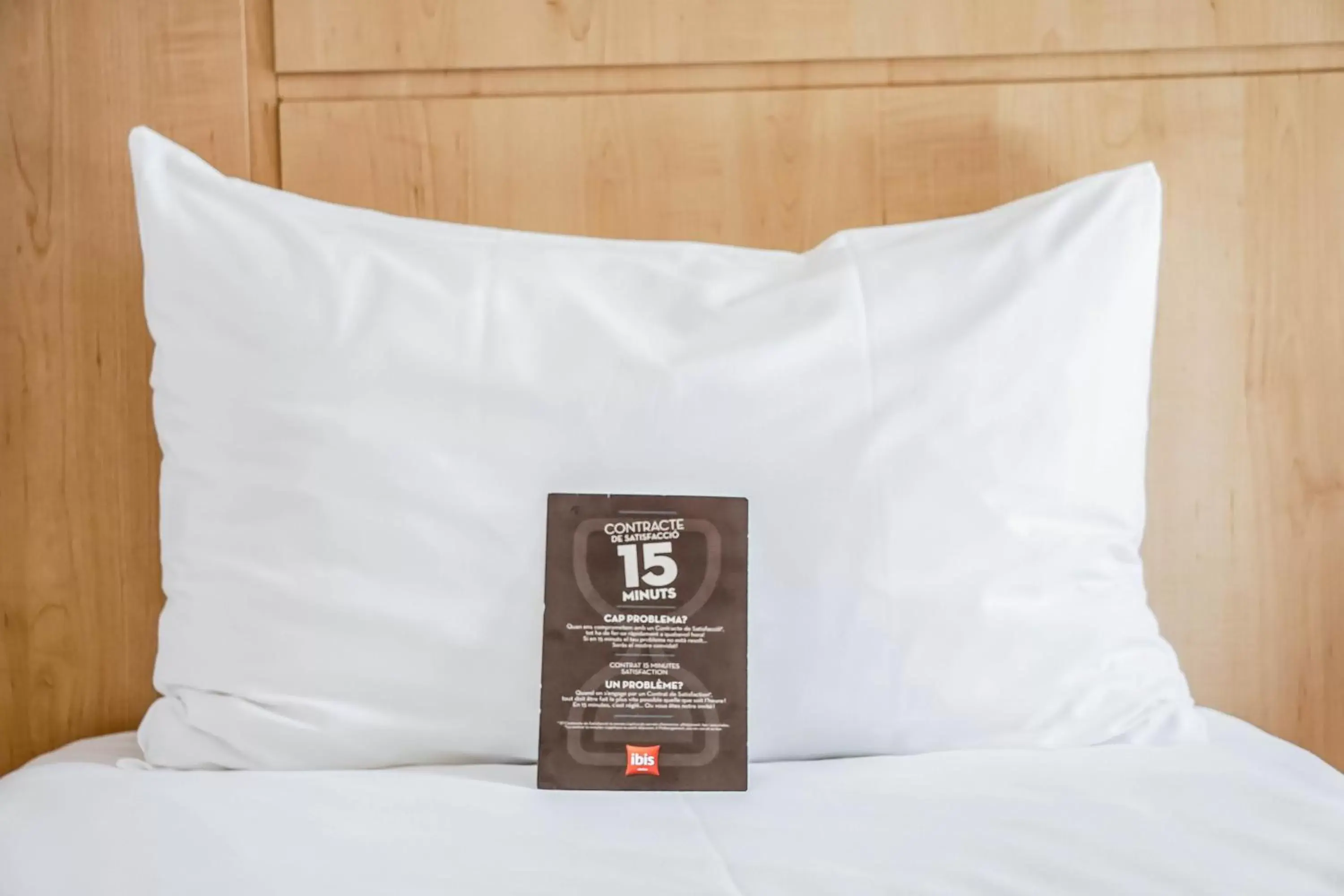 Bed in Ibis Girona