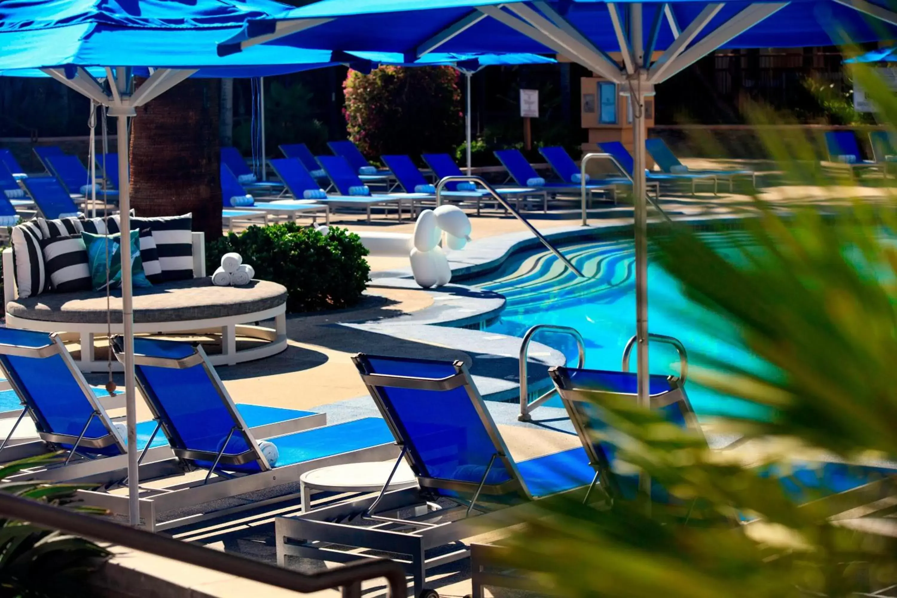 Swimming Pool in Renaissance Palm Springs Hotel