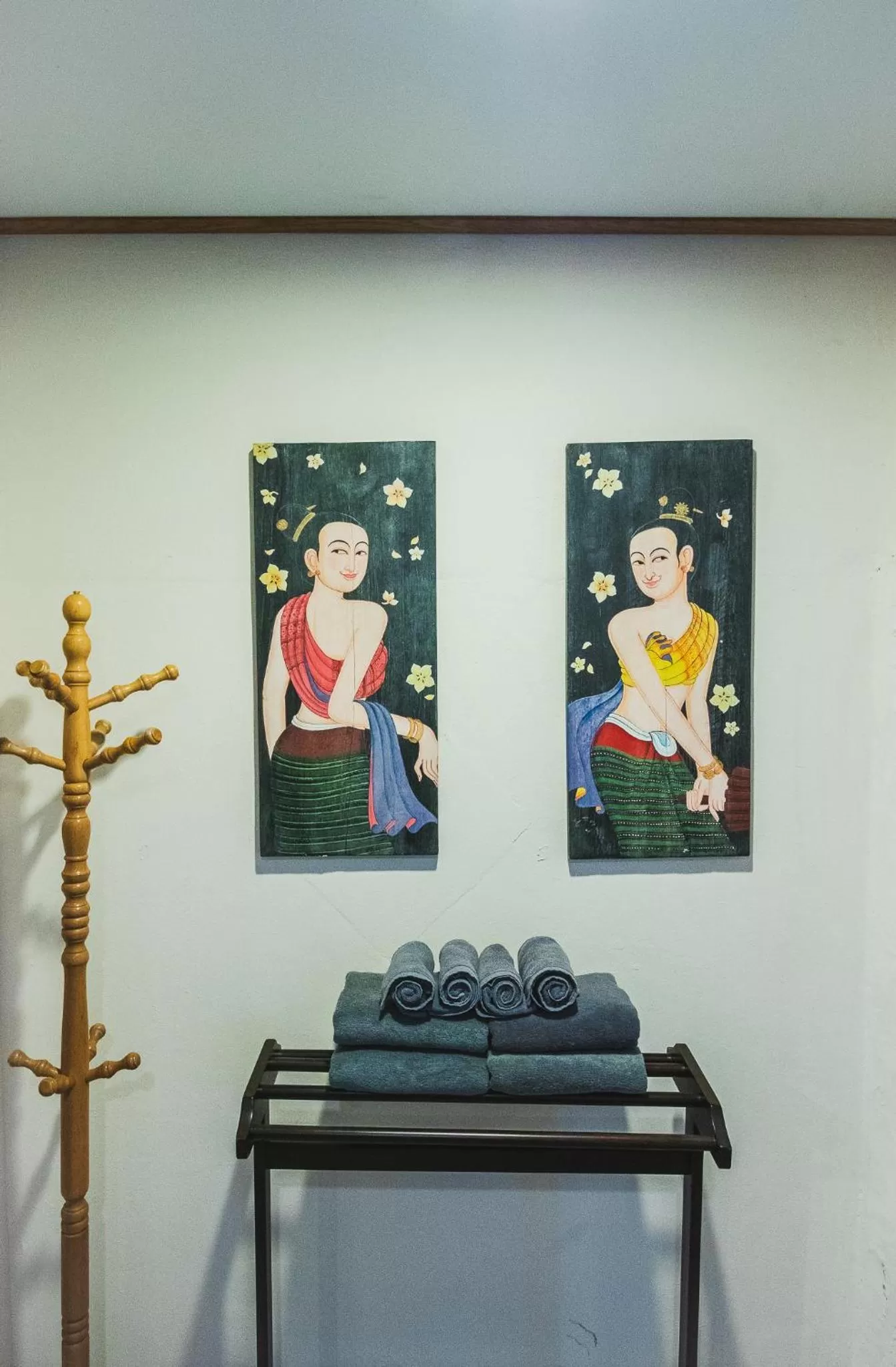 Decorative detail in Joy's House & Tour