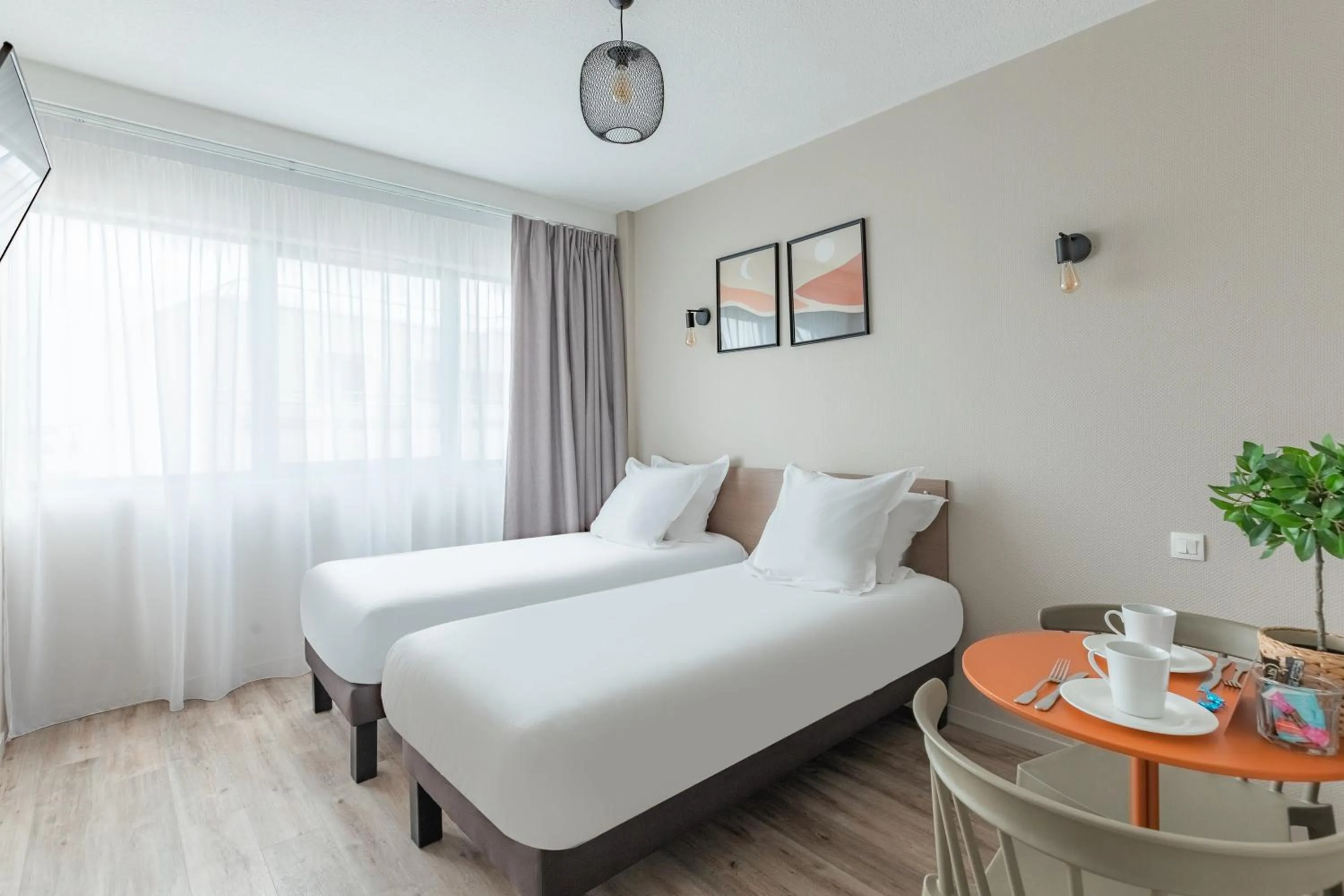 Bed in Appart'City Classic Bordeaux Centre