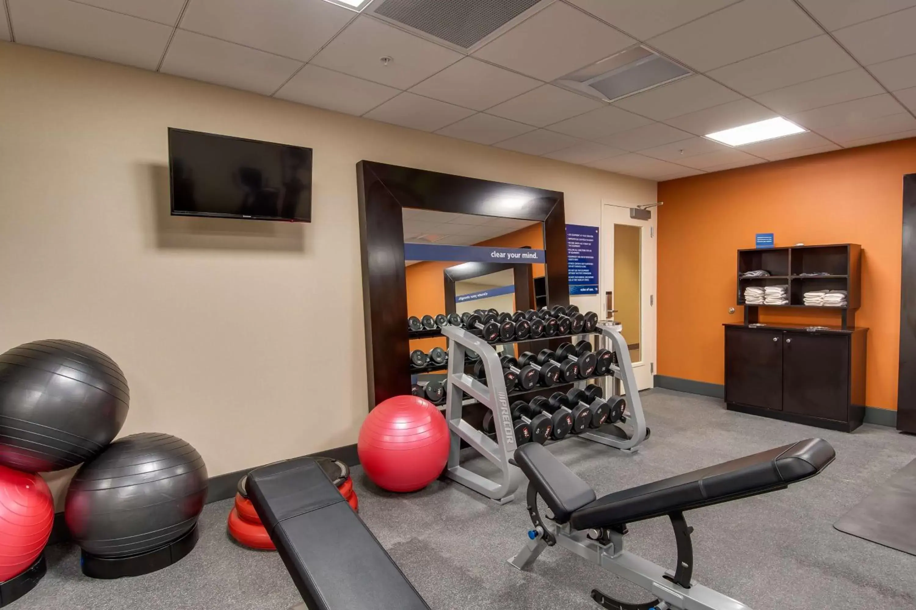 Fitness centre/facilities, Fitness Center/Facilities in Hampton Inn & Suites Los Angeles - Glendale