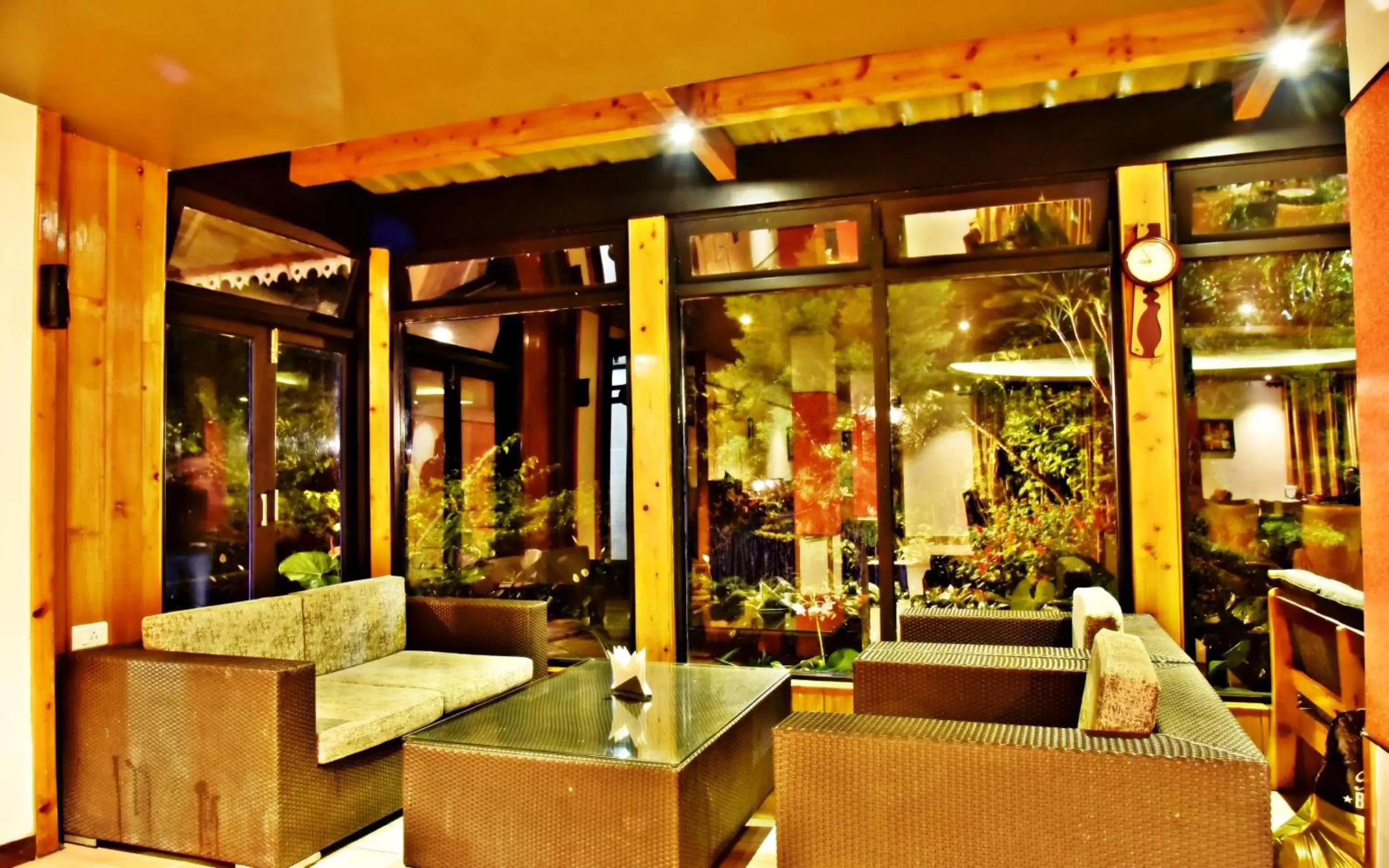 Restaurant/places to eat in Sood's Himalayan Vista Restaurant/places to eat in Sood's Himalayan Vista