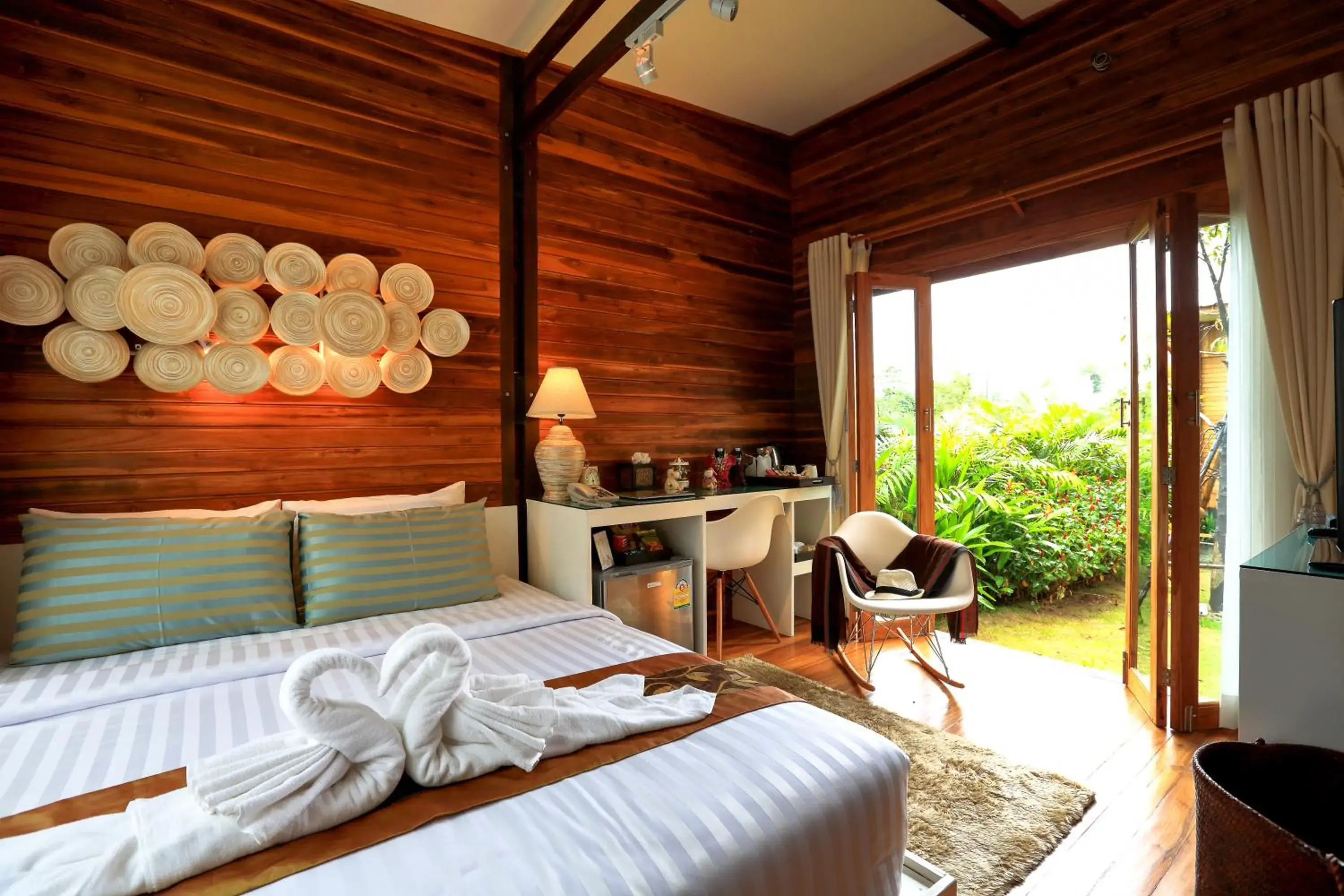Bed in Viangviman Luxury Resort, Krabi