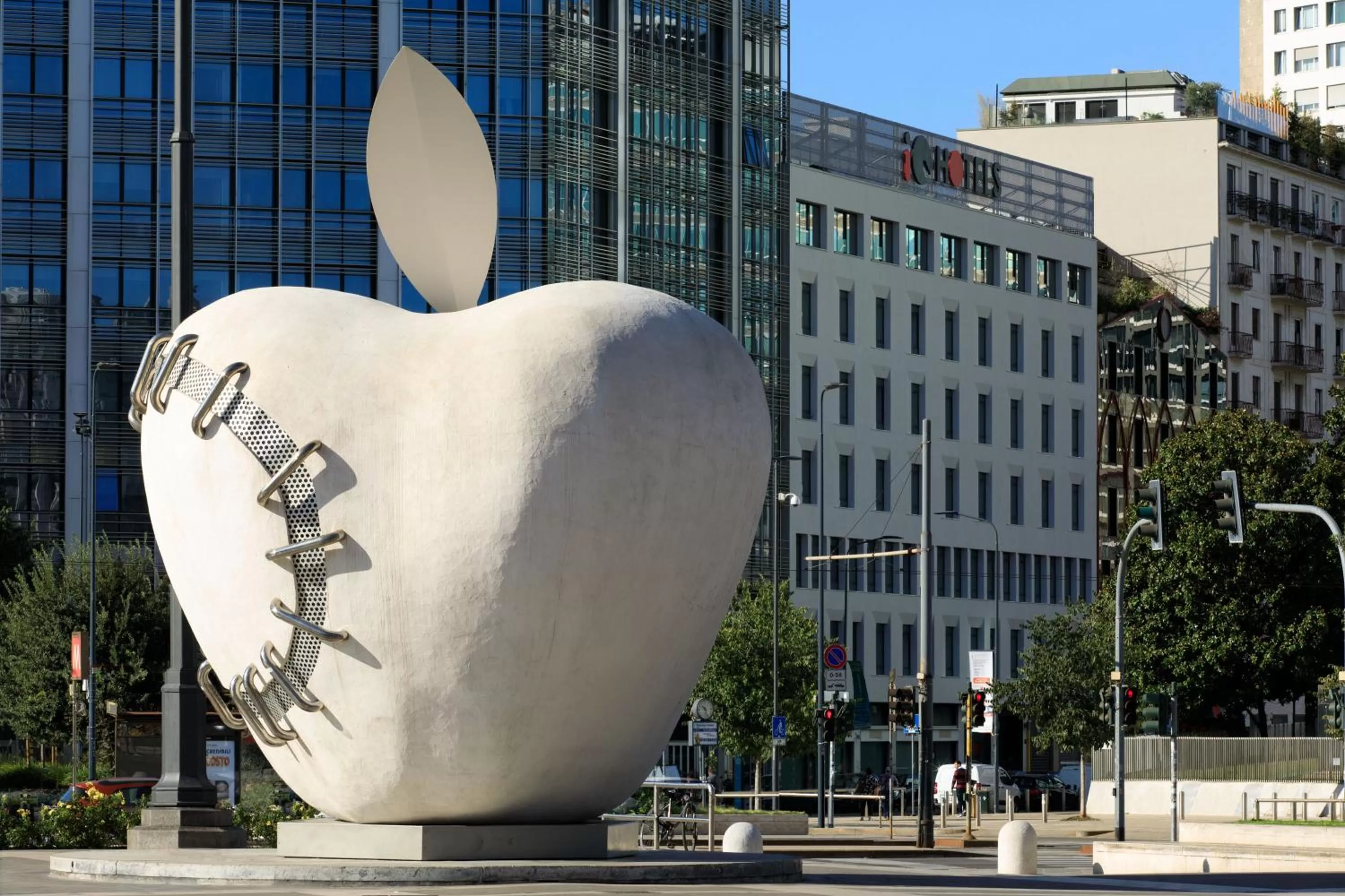 Facade/entrance in iQ Hotel Milano