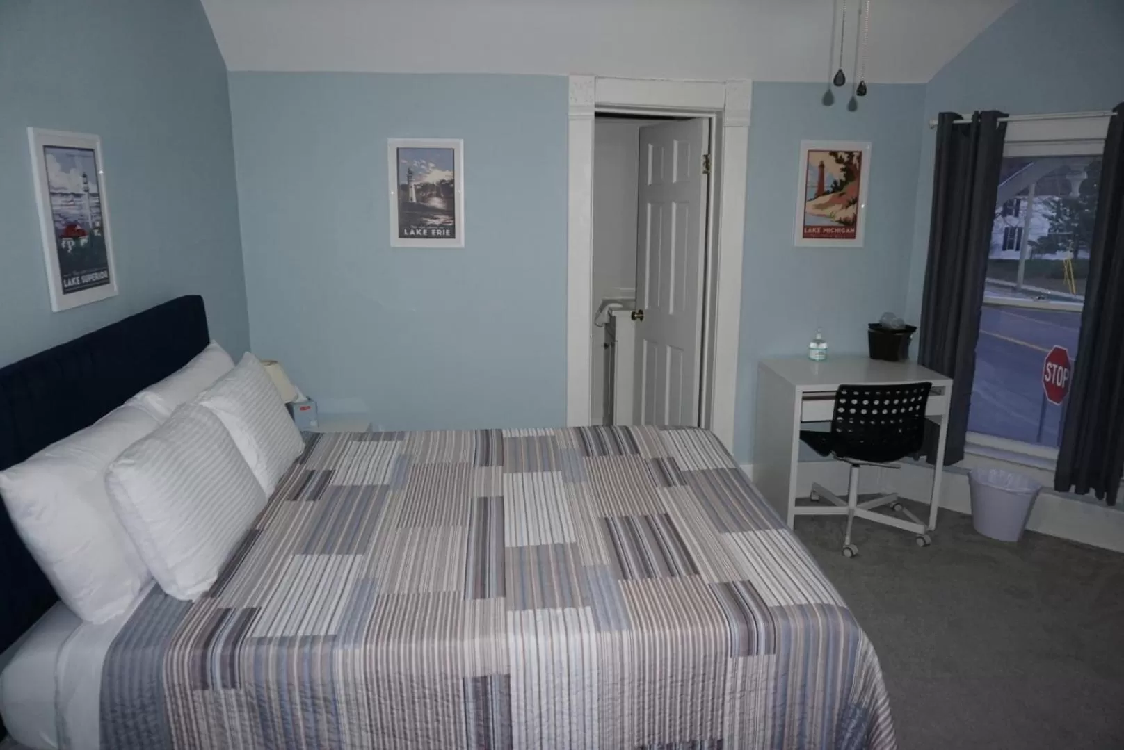 Bed in Charlevoix House - The Northside