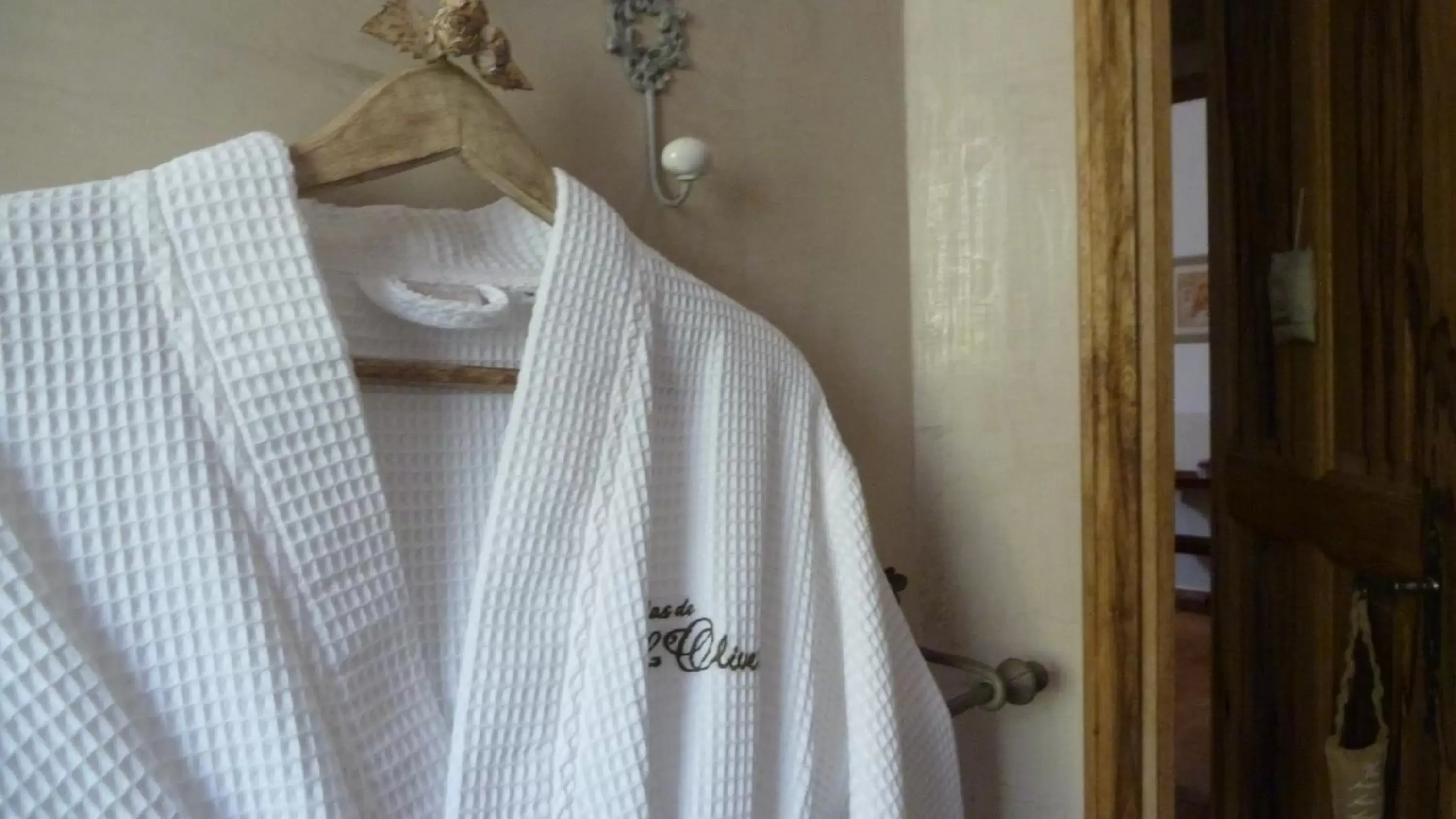 Decorative detail, Bathroom in Mas de l'Olivette